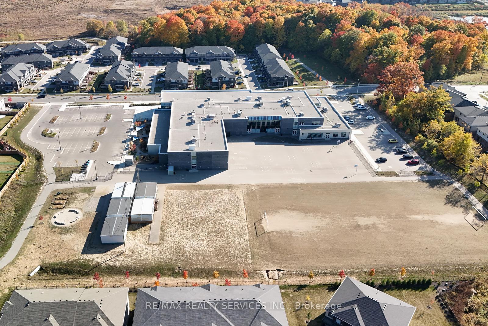 Photo 37 of 32 Pony Way, Kitchener — HOMEH