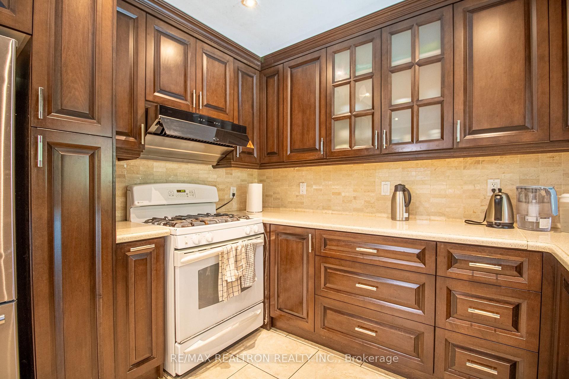 Photo 15 of 44 Graham Crescent, Markham, Raymerville — HOMEH