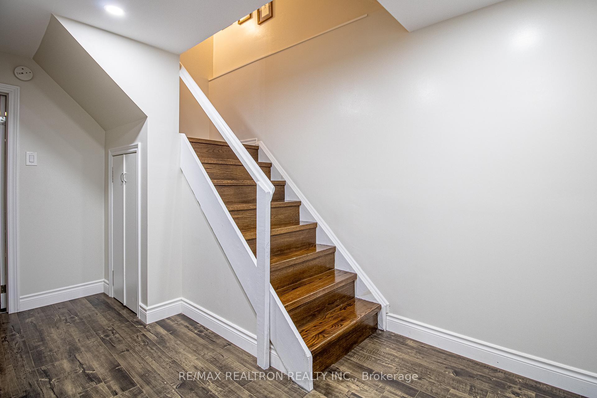Photo 34 of 44 Graham Crescent, Markham, Raymerville — HOMEH
