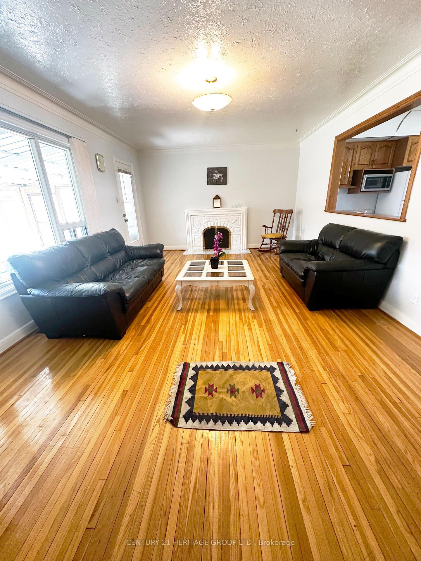 Photo 5 of 2 Windridge Drive, Markham, Bullock — HOMEH