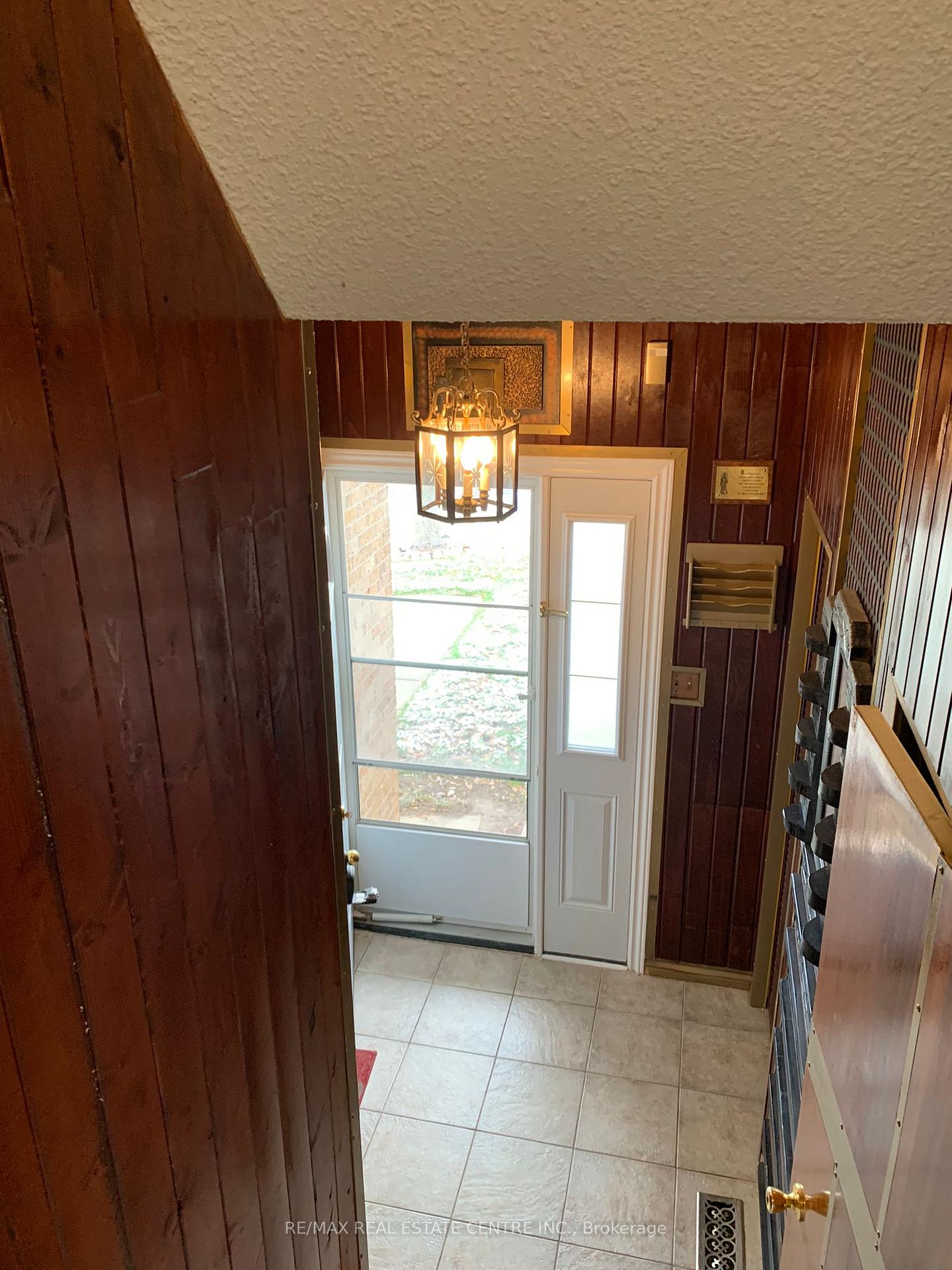 Photo 2 of 43 Albright Road, Hamilton, Vincent — HOMEH
