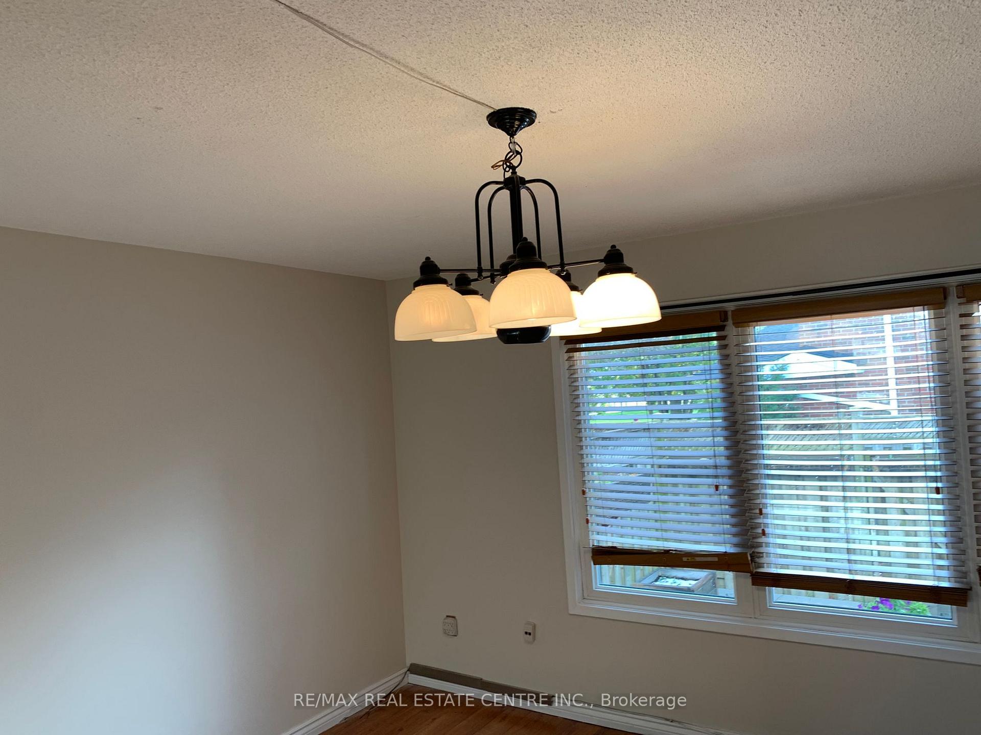 Photo 5 of 43 Albright Road, Hamilton, Vincent — HOMEH