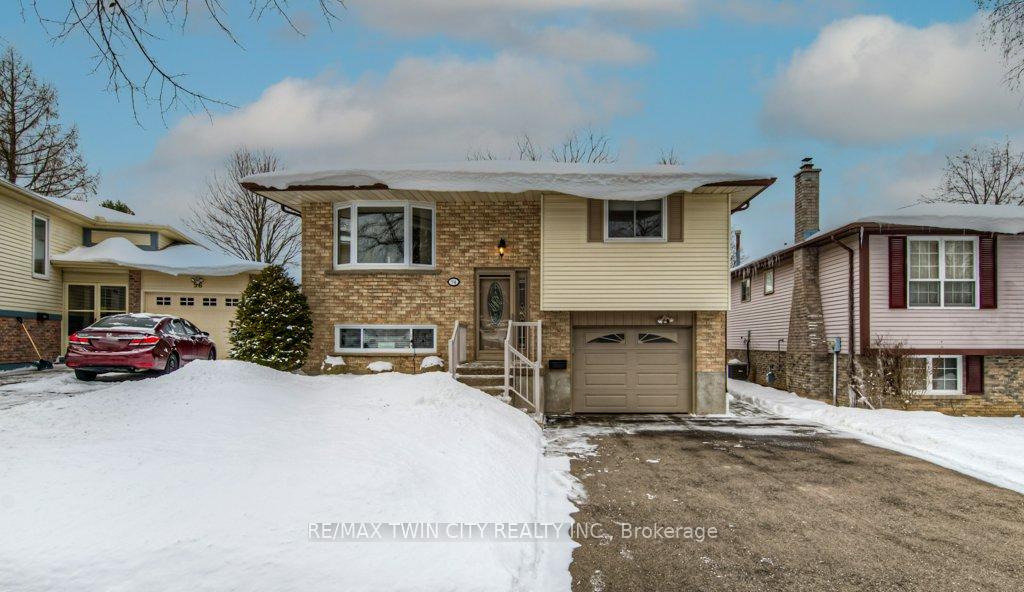 Photo 2 of 94 Nipigon Street, Kitchener — HOMEH