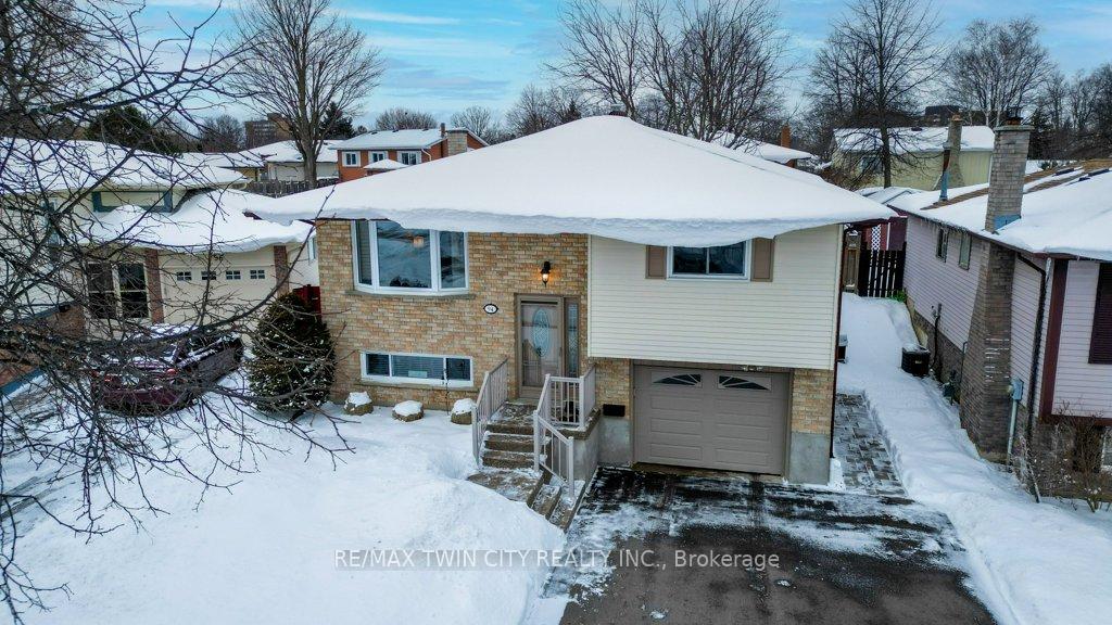 Photo 5 of 94 Nipigon Street, Kitchener — HOMEH