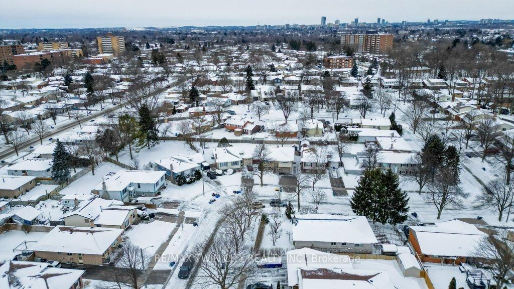 Photo 6 of 94 Nipigon Street, Kitchener — HOMEH