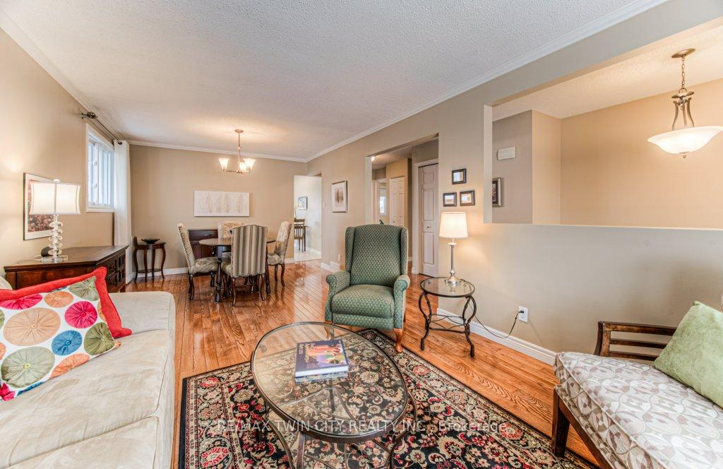 Photo 8 of 94 Nipigon Street, Kitchener — HOMEH