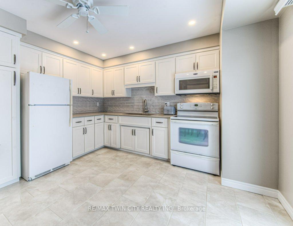 Photo 15 of 94 Nipigon Street, Kitchener — HOMEH