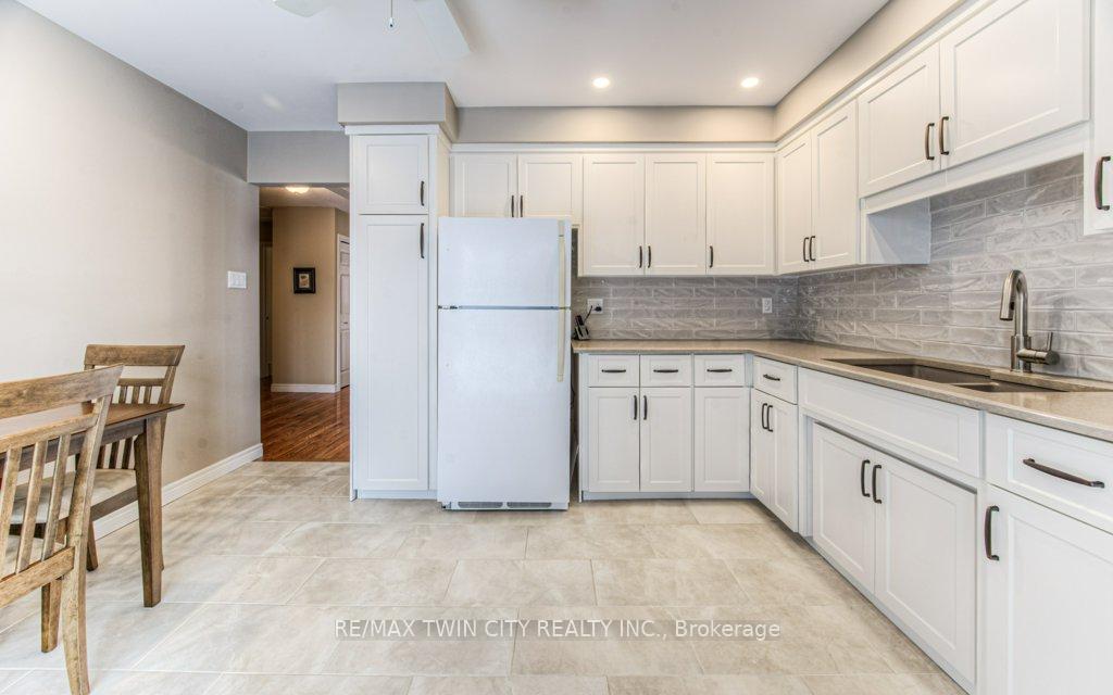 Photo 16 of 94 Nipigon Street, Kitchener — HOMEH