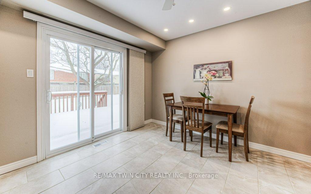 Photo 17 of 94 Nipigon Street, Kitchener — HOMEH