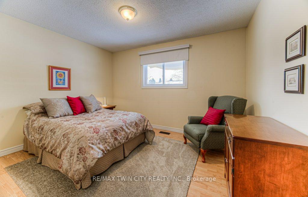 Photo 23 of 94 Nipigon Street, Kitchener — HOMEH