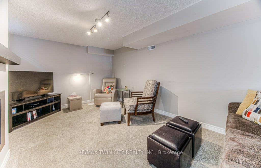 Photo 32 of 94 Nipigon Street, Kitchener — HOMEH