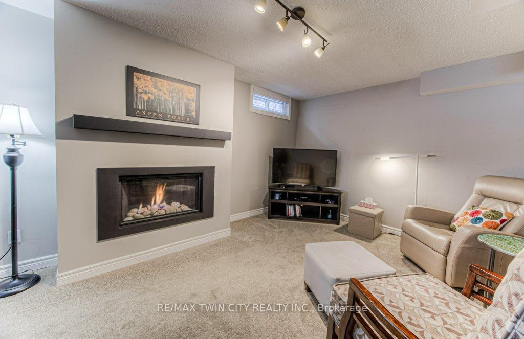 Photo 33 of 94 Nipigon Street, Kitchener — HOMEH