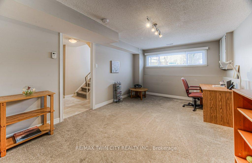 Photo 35 of 94 Nipigon Street, Kitchener — HOMEH