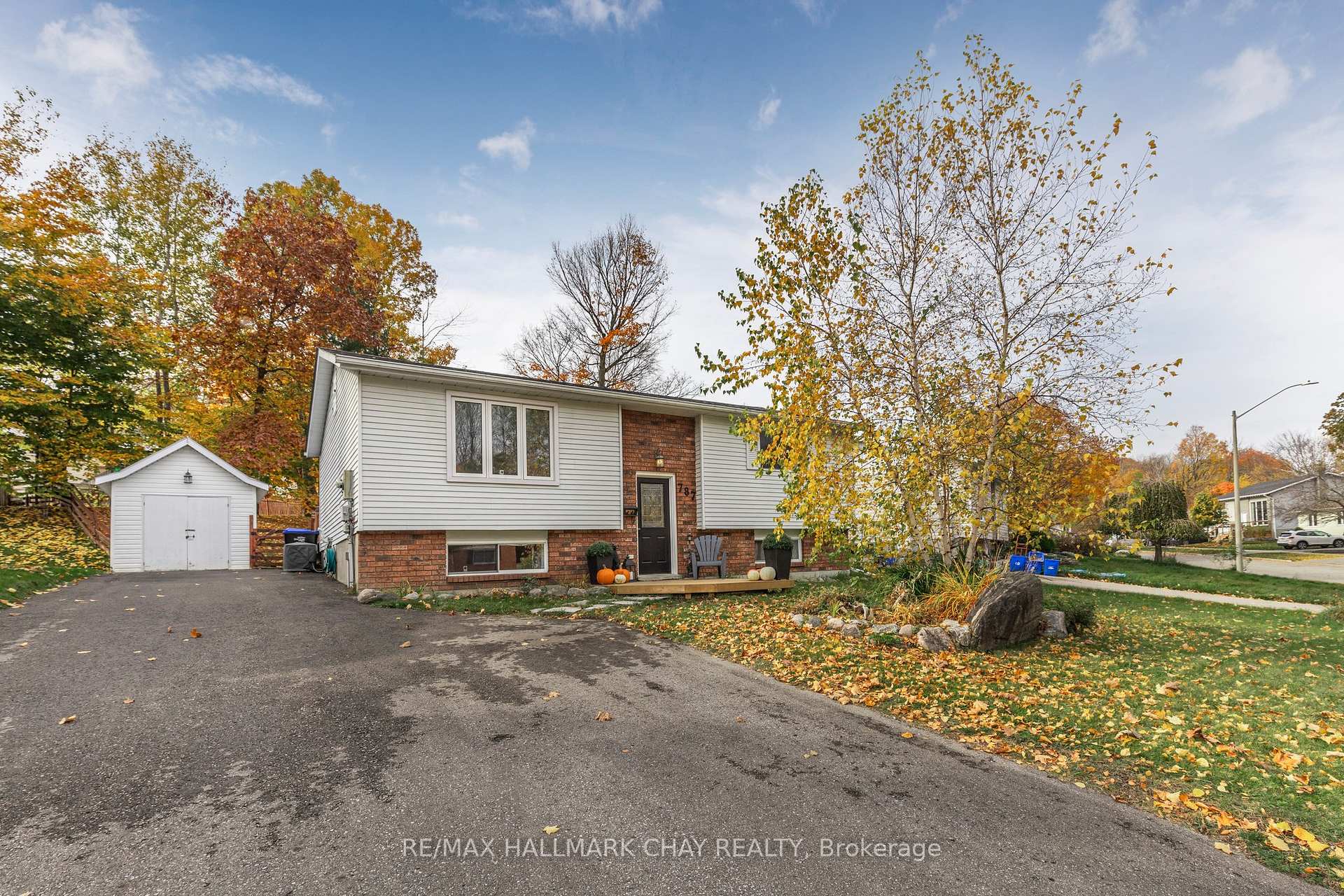 Photo 1 of 787 Birchwood Drive, Midland — HOMEH