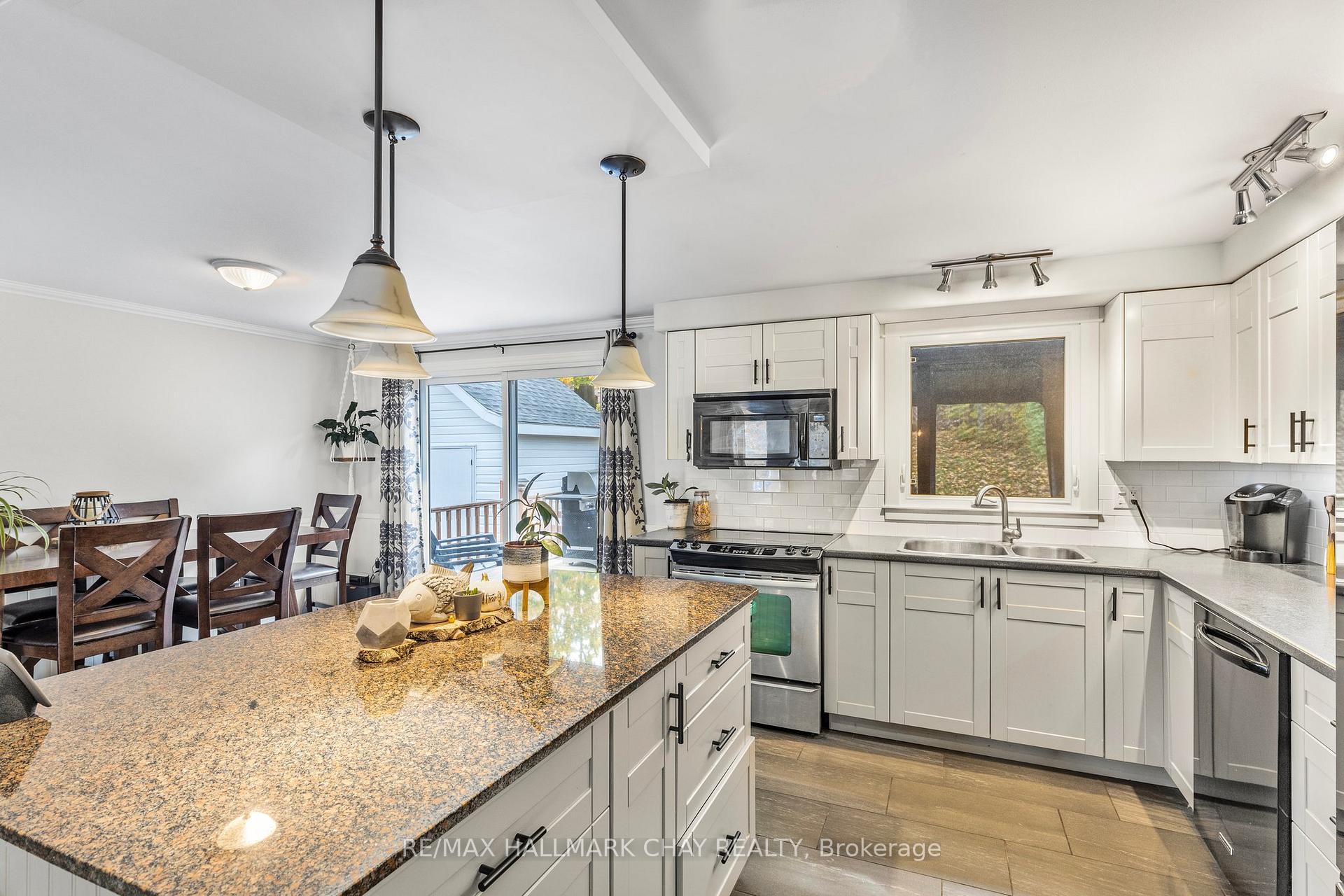 Photo 7 of 787 Birchwood Drive, Midland — HOMEH