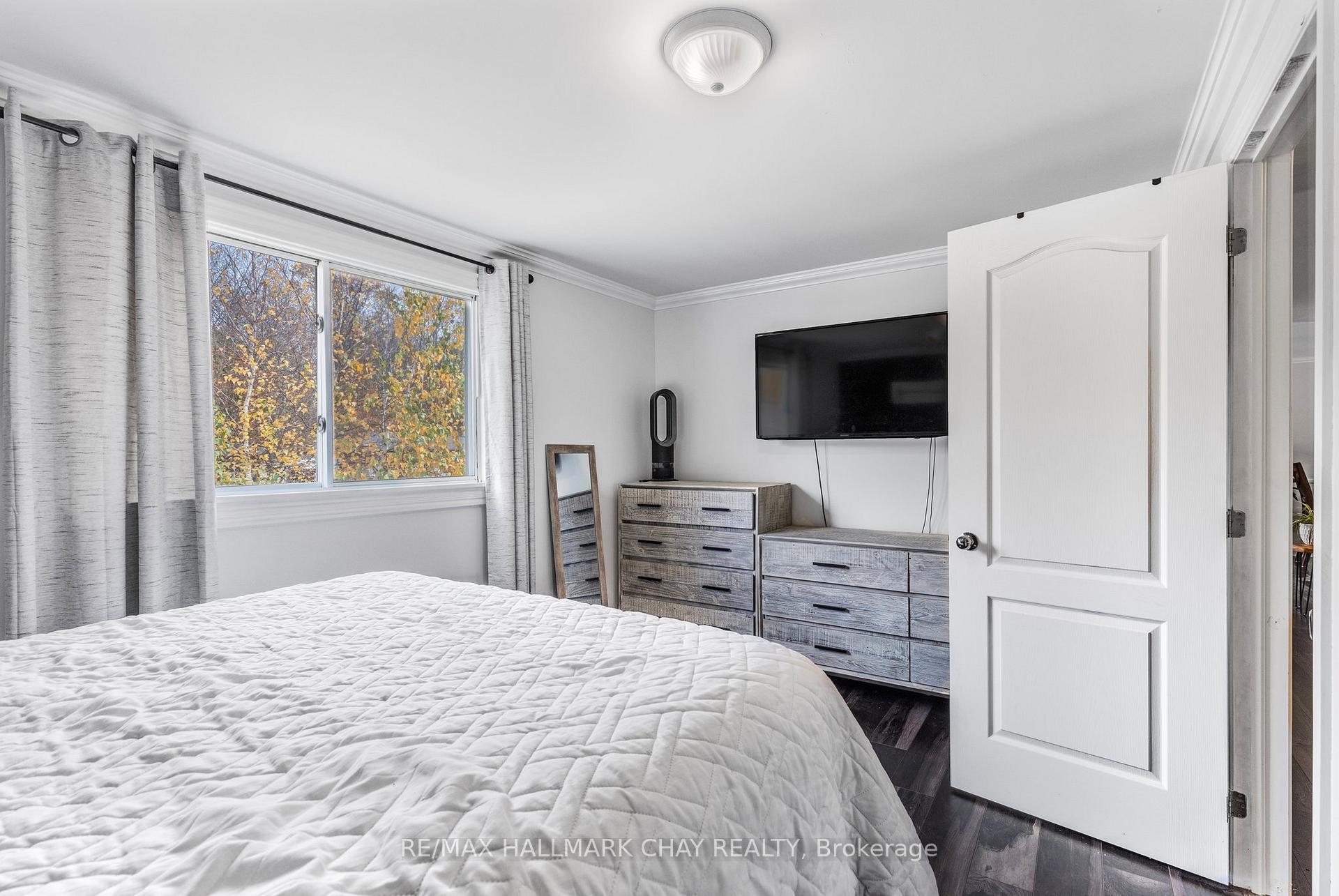 Photo 15 of 787 Birchwood Drive, Midland — HOMEH