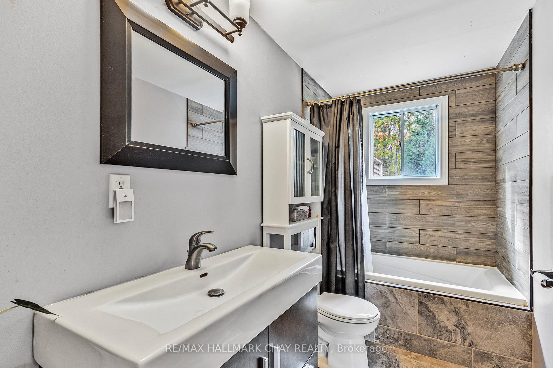 Photo 18 of 787 Birchwood Drive, Midland — HOMEH