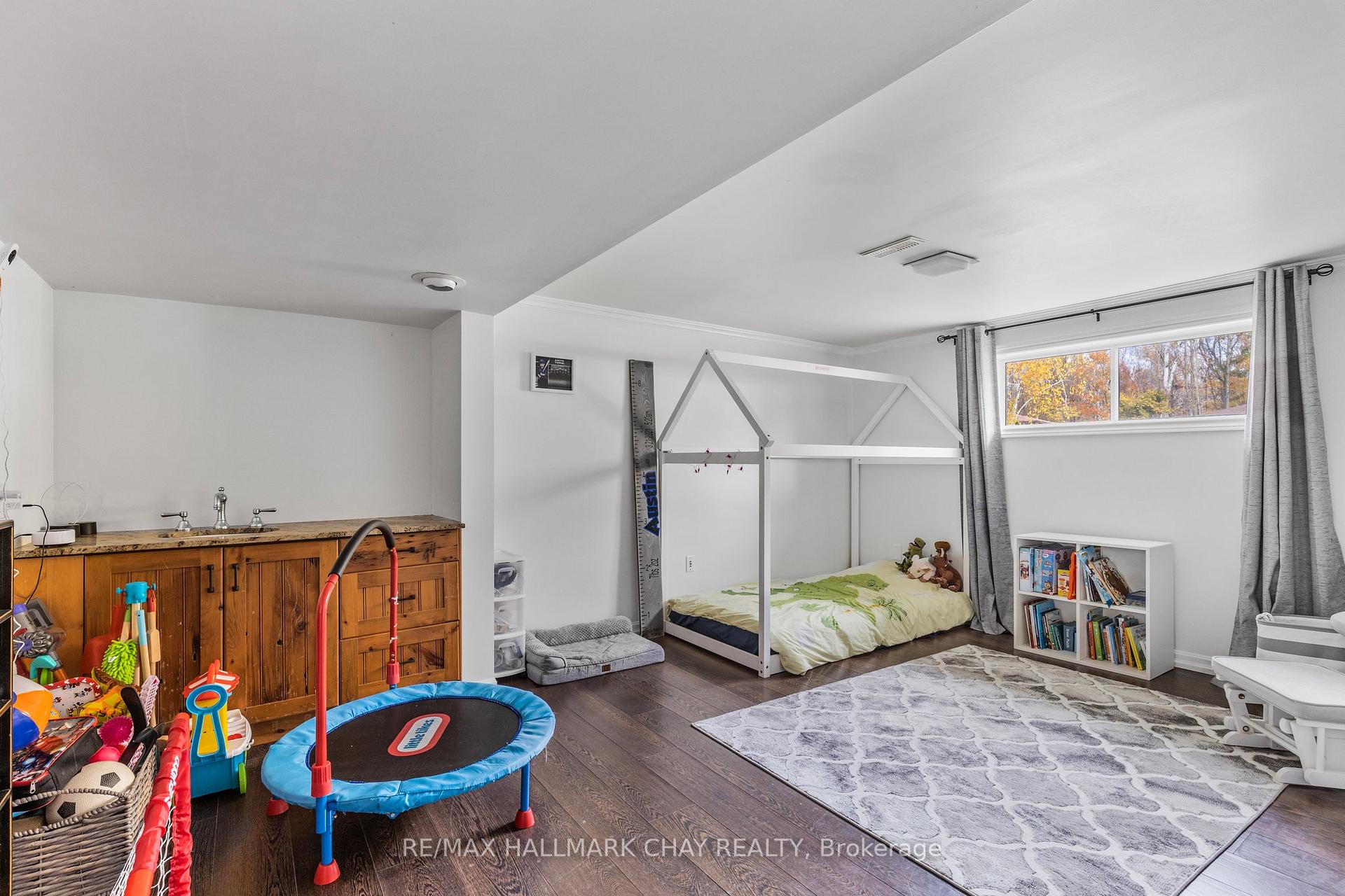 Photo 20 of 787 Birchwood Drive, Midland — HOMEH