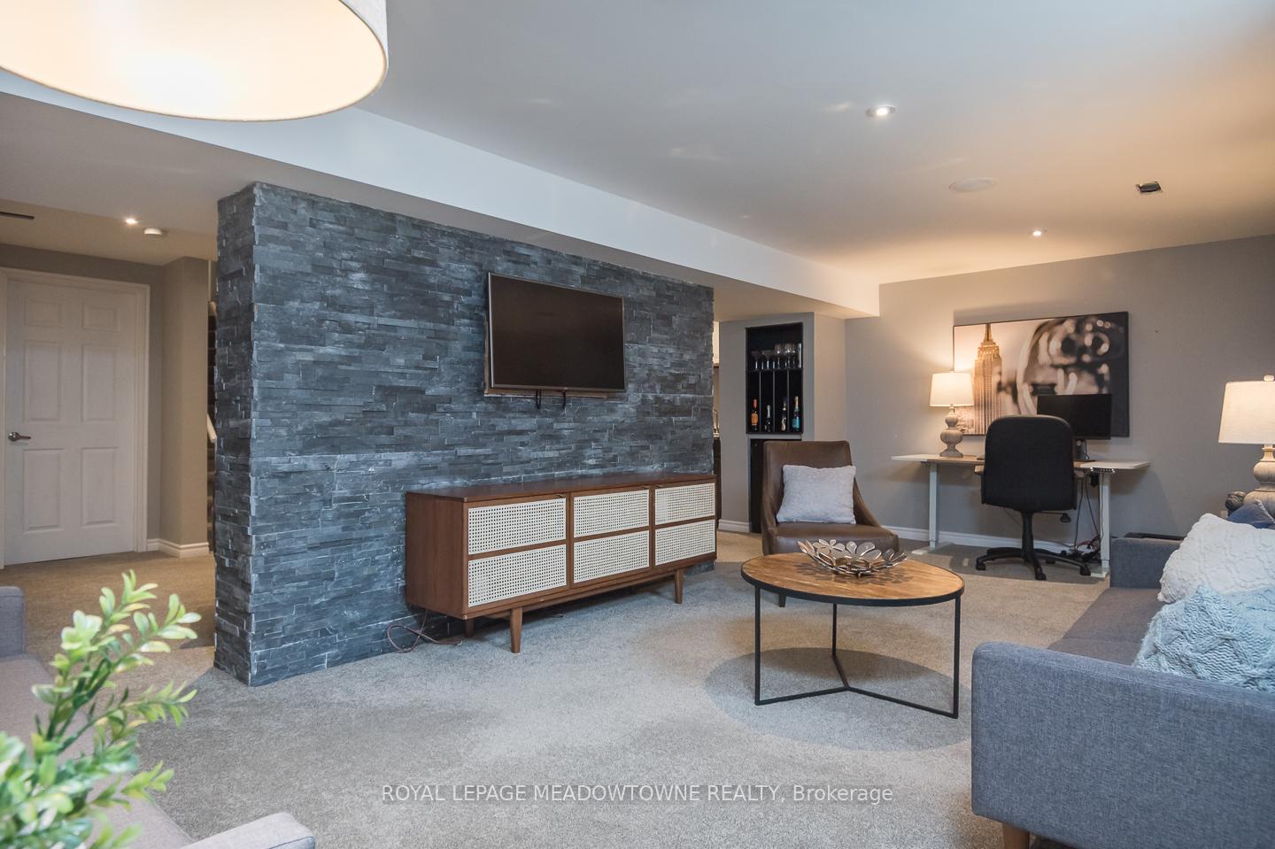 Photo 12 of 501 Tyrone Crescent, Milton, Willmott — HOMEH