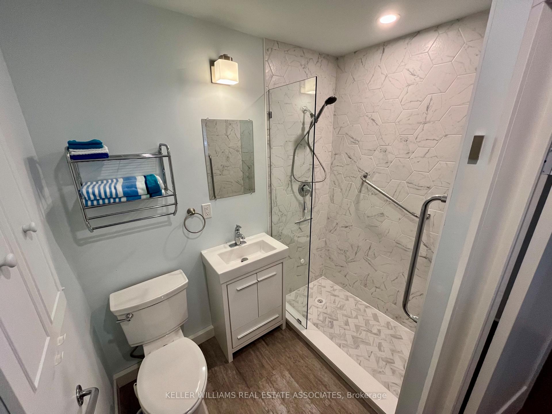 Photo 14 of 66 Oak Knoll Drive, Hamilton, Westdale — HOMEH