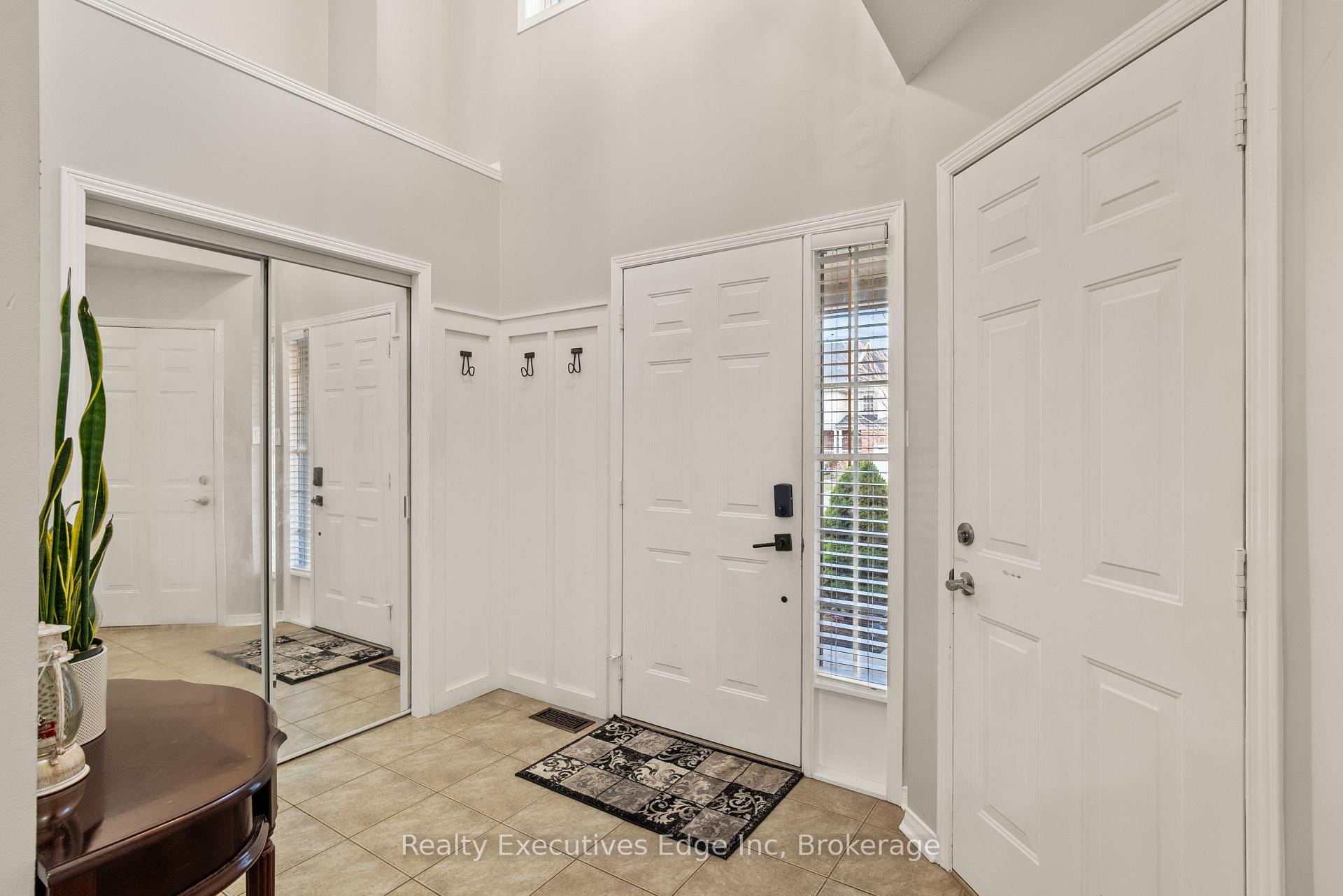 Photo 5 of 138 Dubrick Crescent, Kitchener — HOMEH