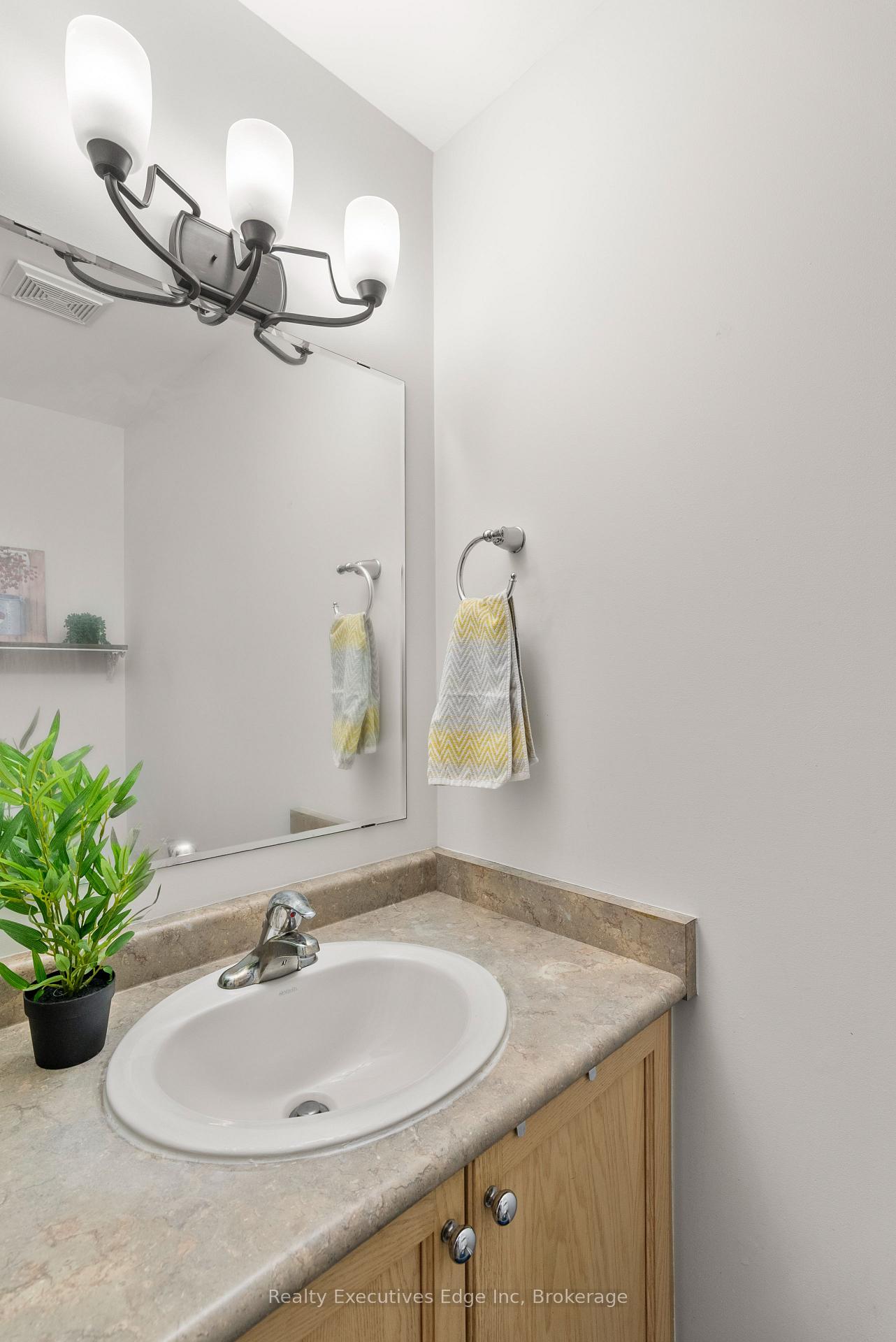 Photo 7 of 138 Dubrick Crescent, Kitchener — HOMEH