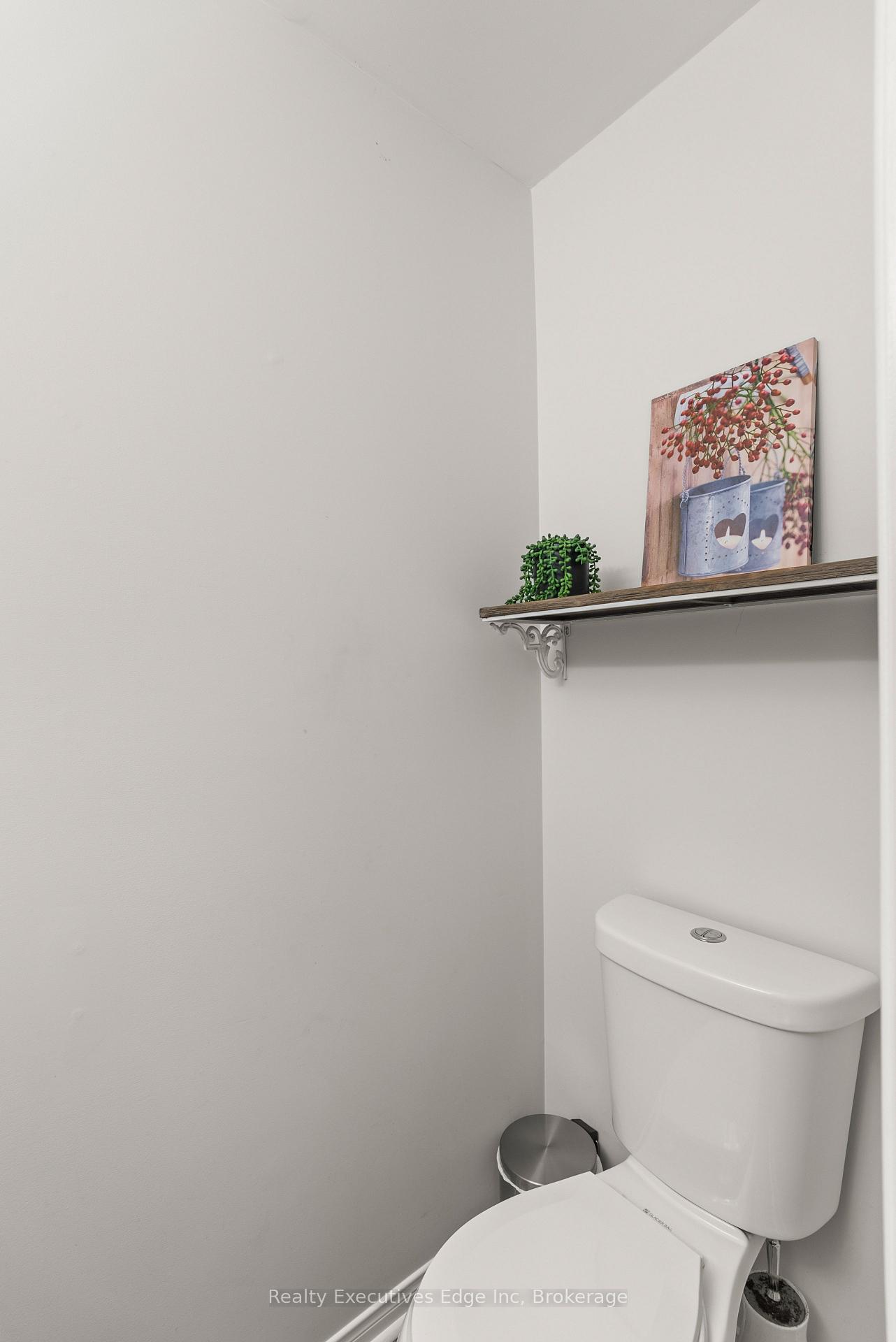 Photo 8 of 138 Dubrick Crescent, Kitchener — HOMEH