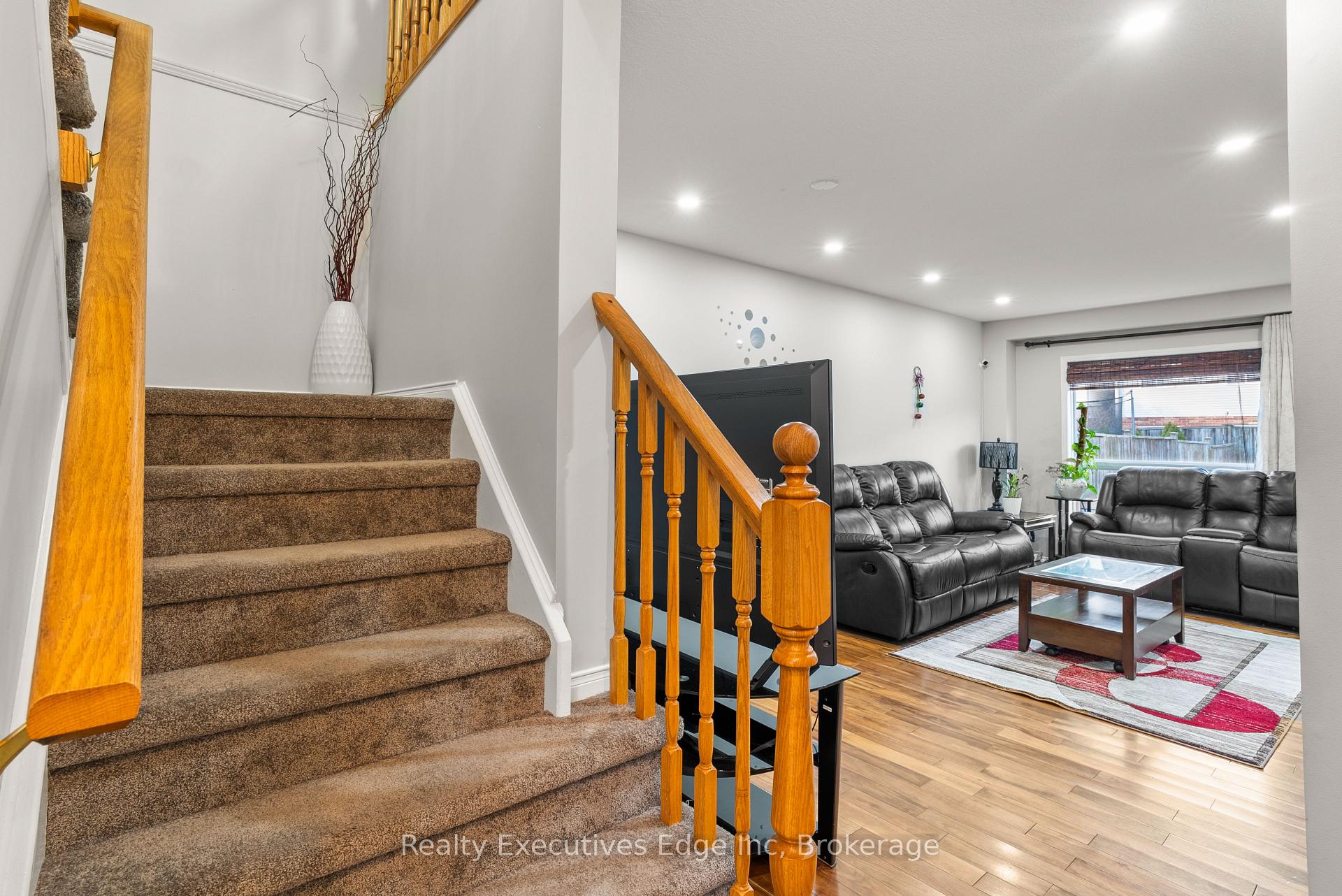Photo 9 of 138 Dubrick Crescent, Kitchener — HOMEH