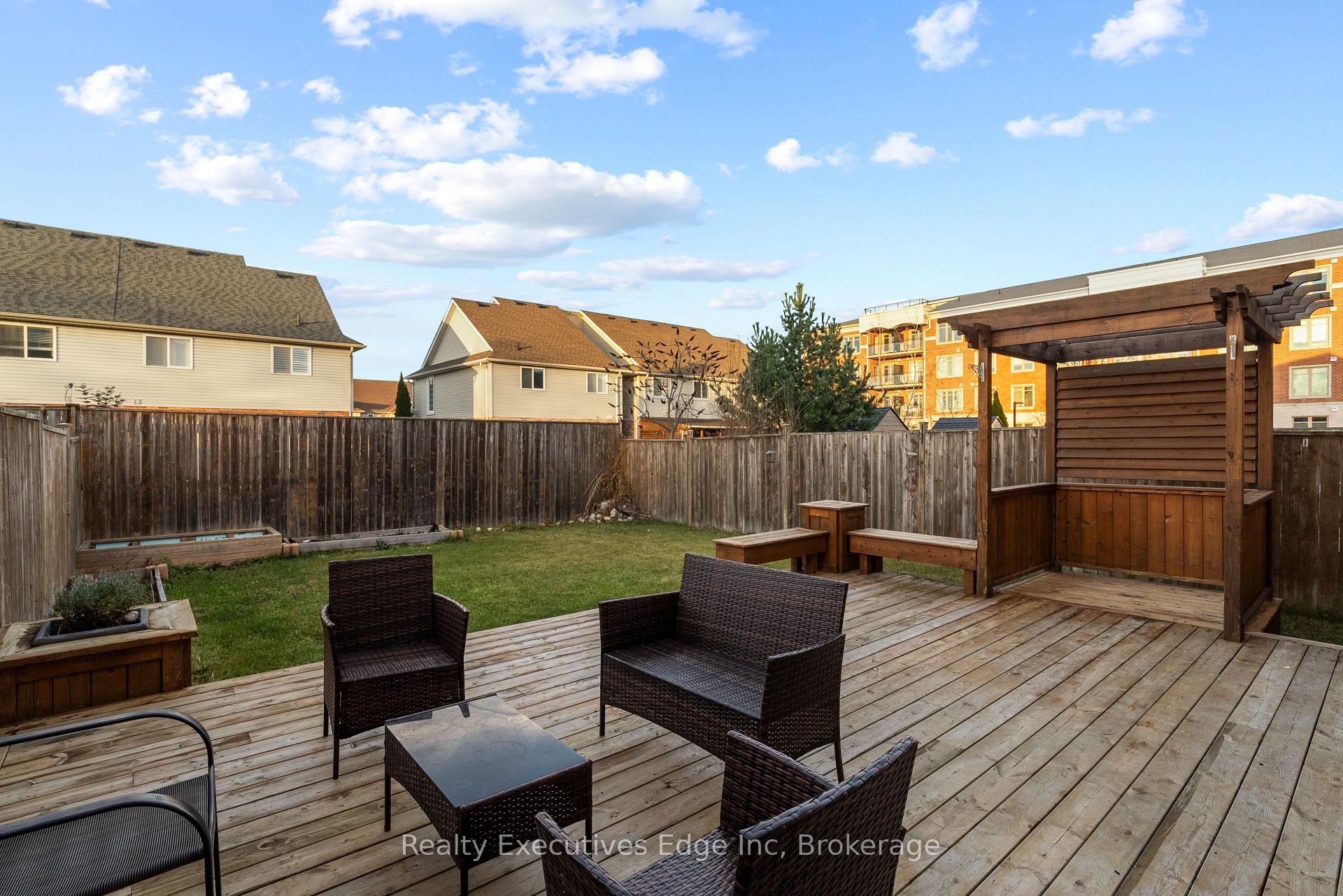 Photo 11 of 138 Dubrick Crescent, Kitchener — HOMEH