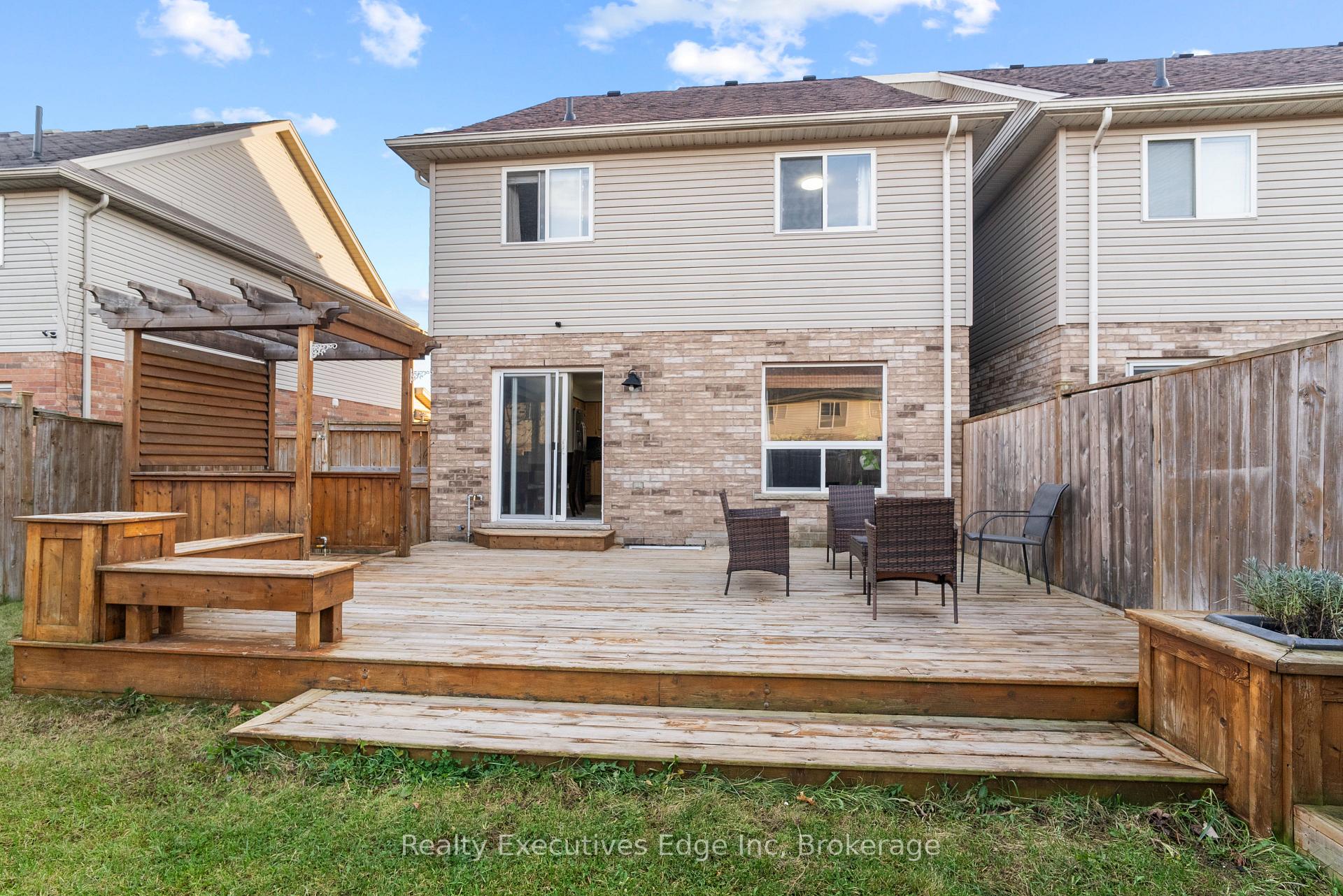 Photo 12 of 138 Dubrick Crescent, Kitchener — HOMEH