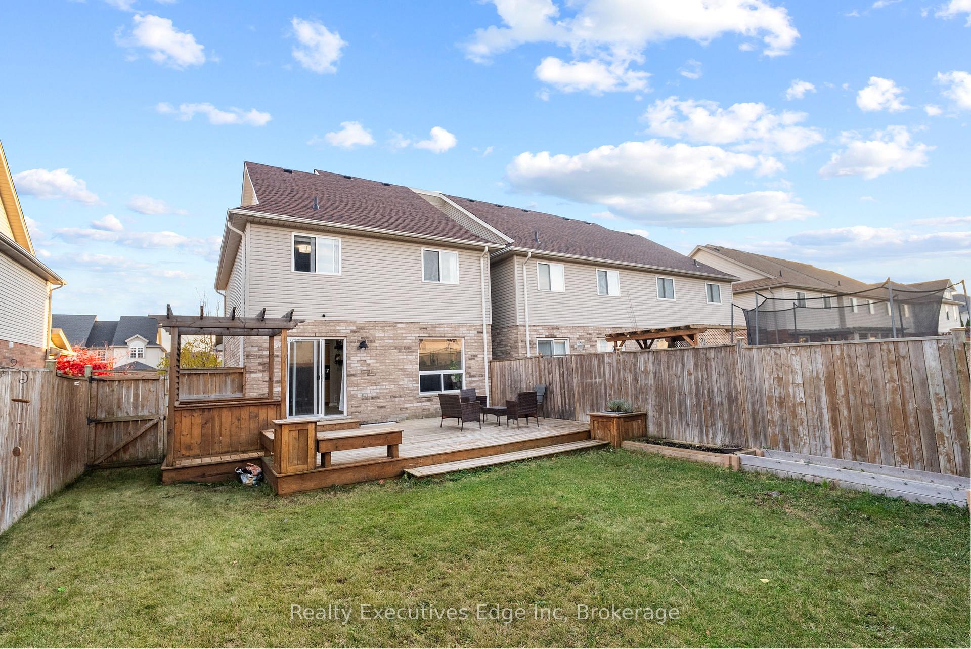 Photo 13 of 138 Dubrick Crescent, Kitchener — HOMEH