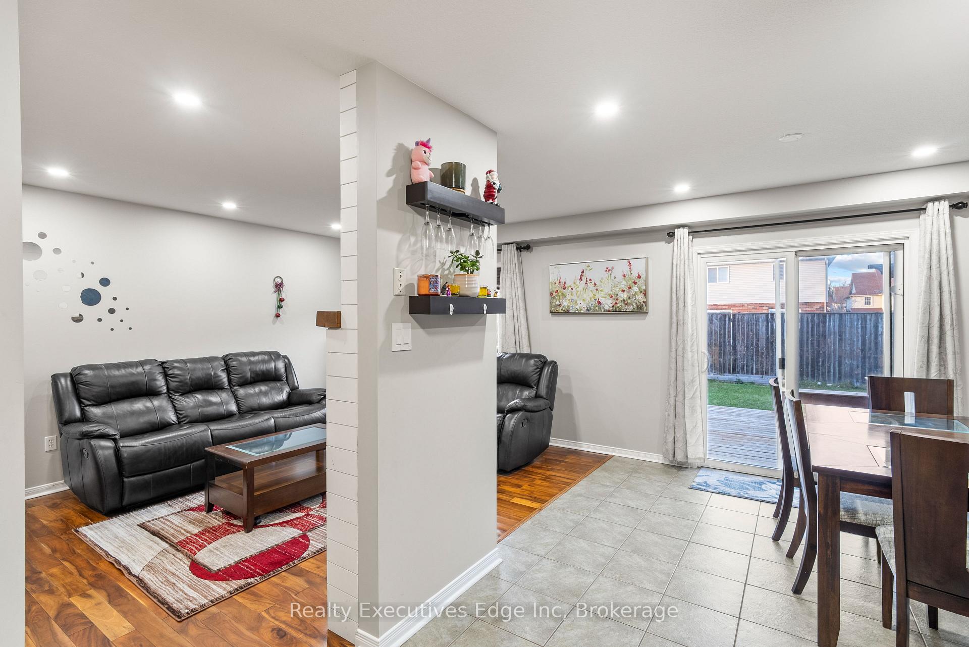 Photo 21 of 138 Dubrick Crescent, Kitchener — HOMEH