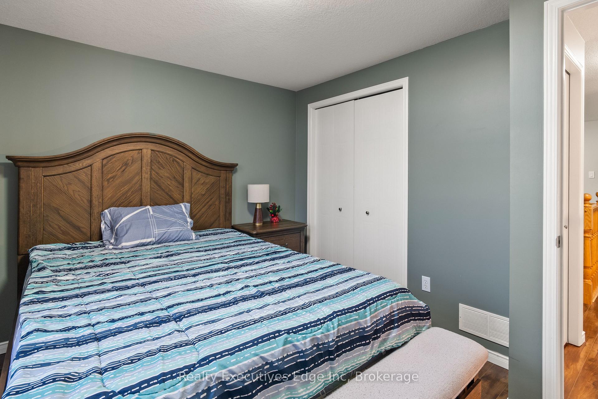 Photo 25 of 138 Dubrick Crescent, Kitchener — HOMEH