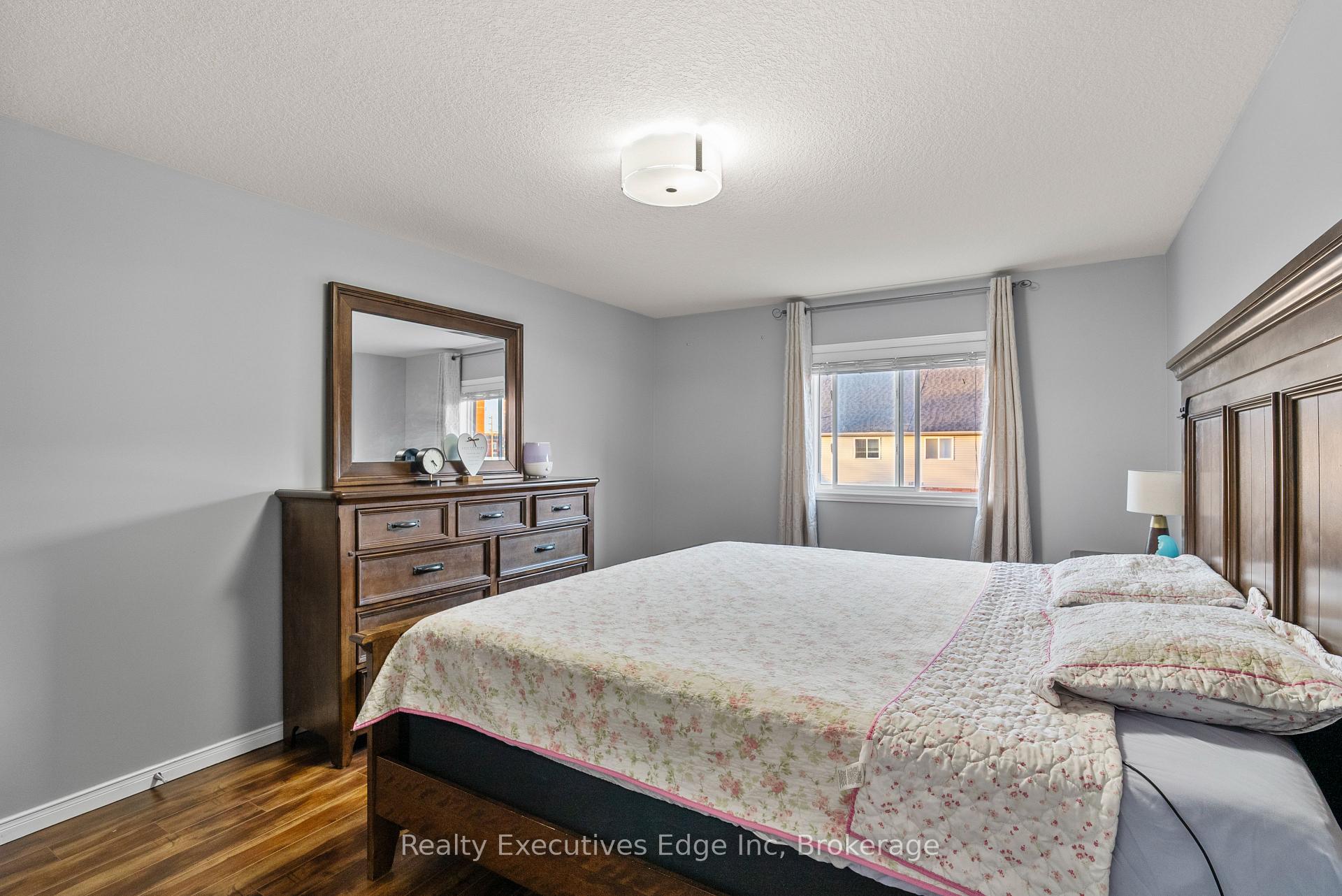 Photo 31 of 138 Dubrick Crescent, Kitchener — HOMEH