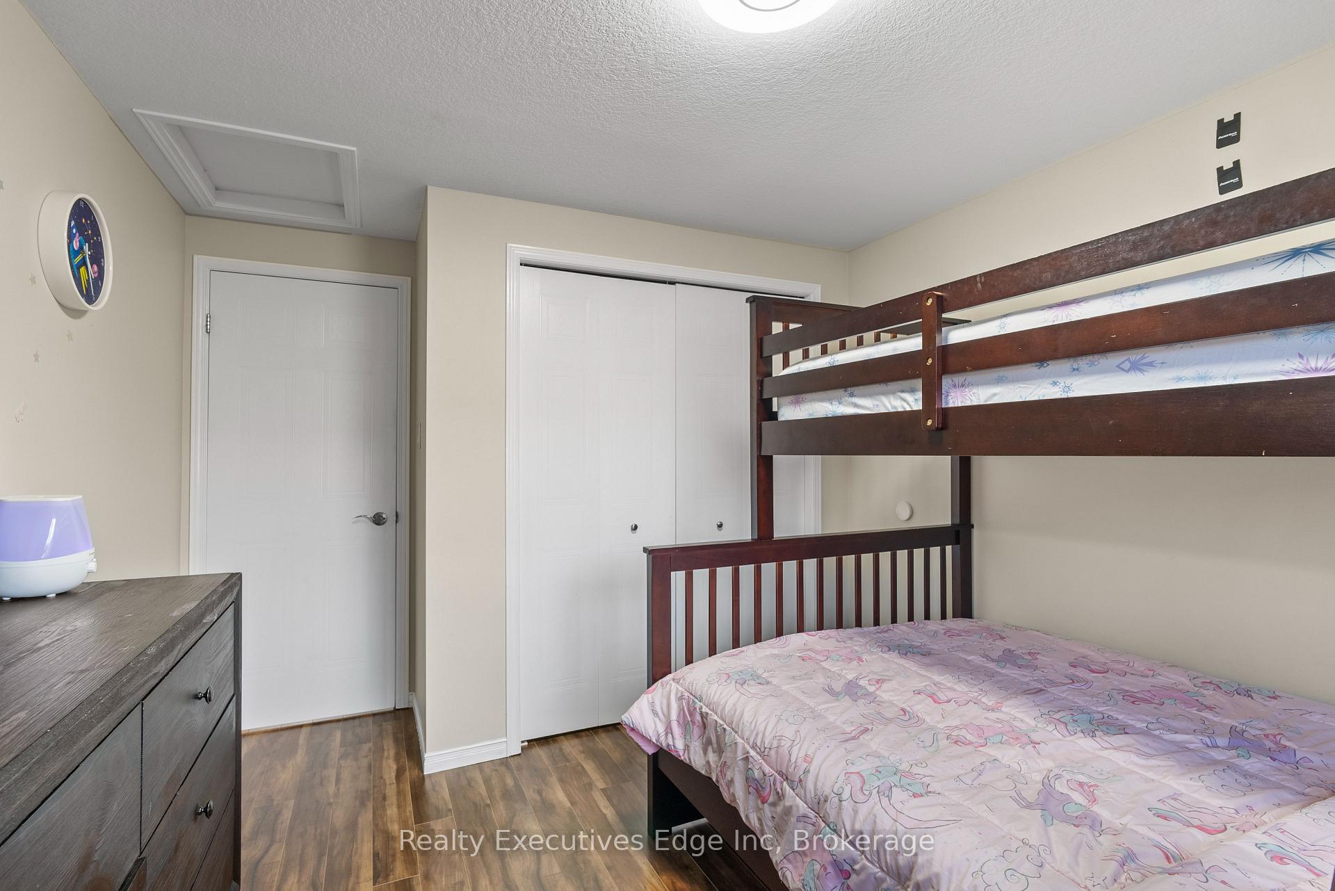 Photo 33 of 138 Dubrick Crescent, Kitchener — HOMEH