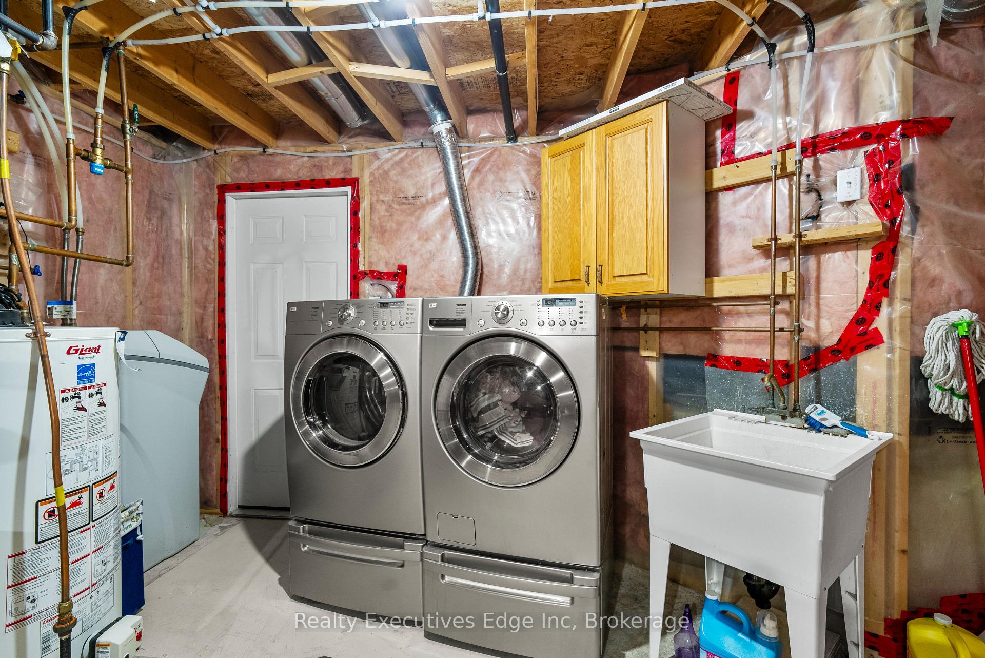 Photo 36 of 138 Dubrick Crescent, Kitchener — HOMEH