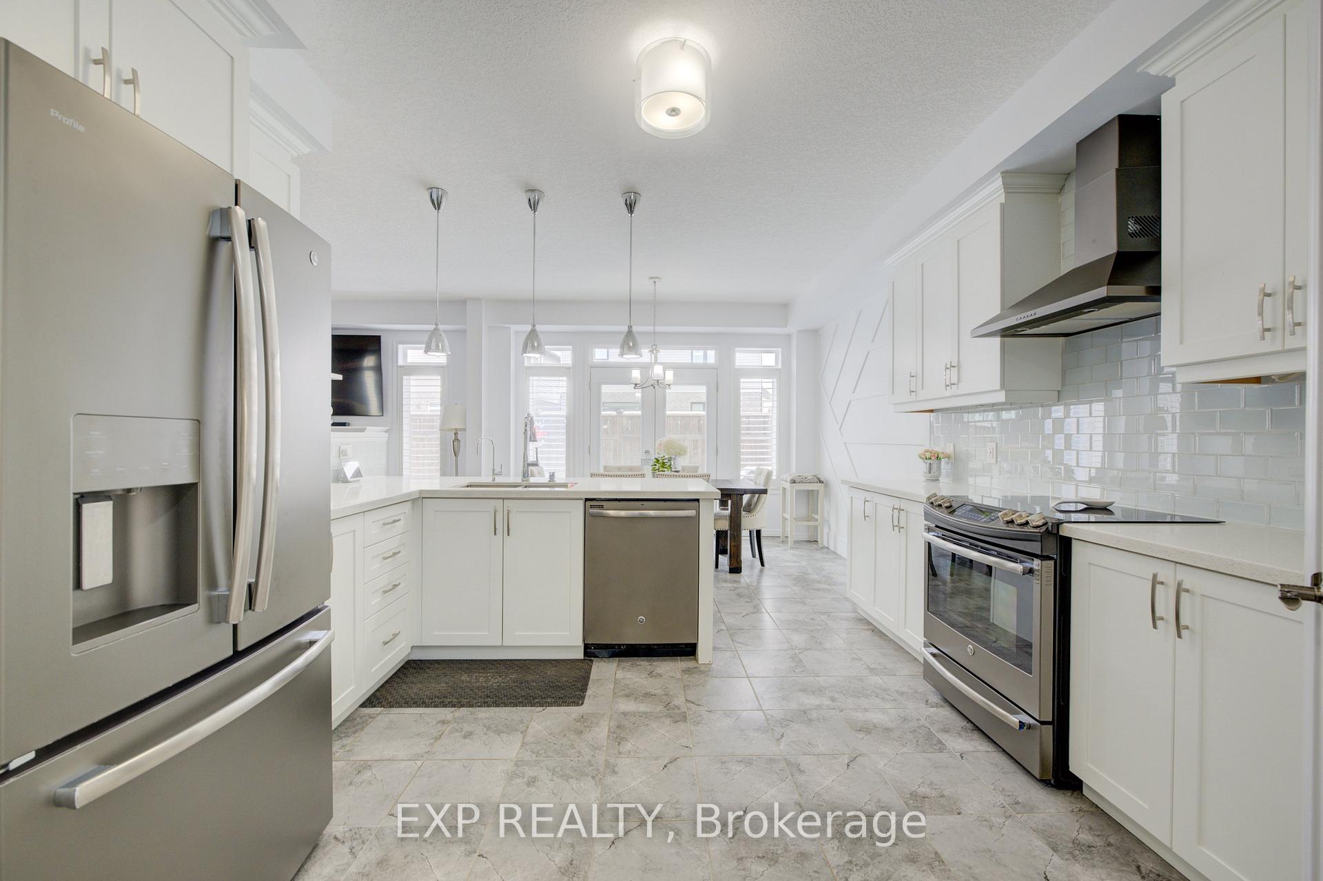 Photo 18 of 236 Tall Grass Crescent, Kitchener — HOMEH