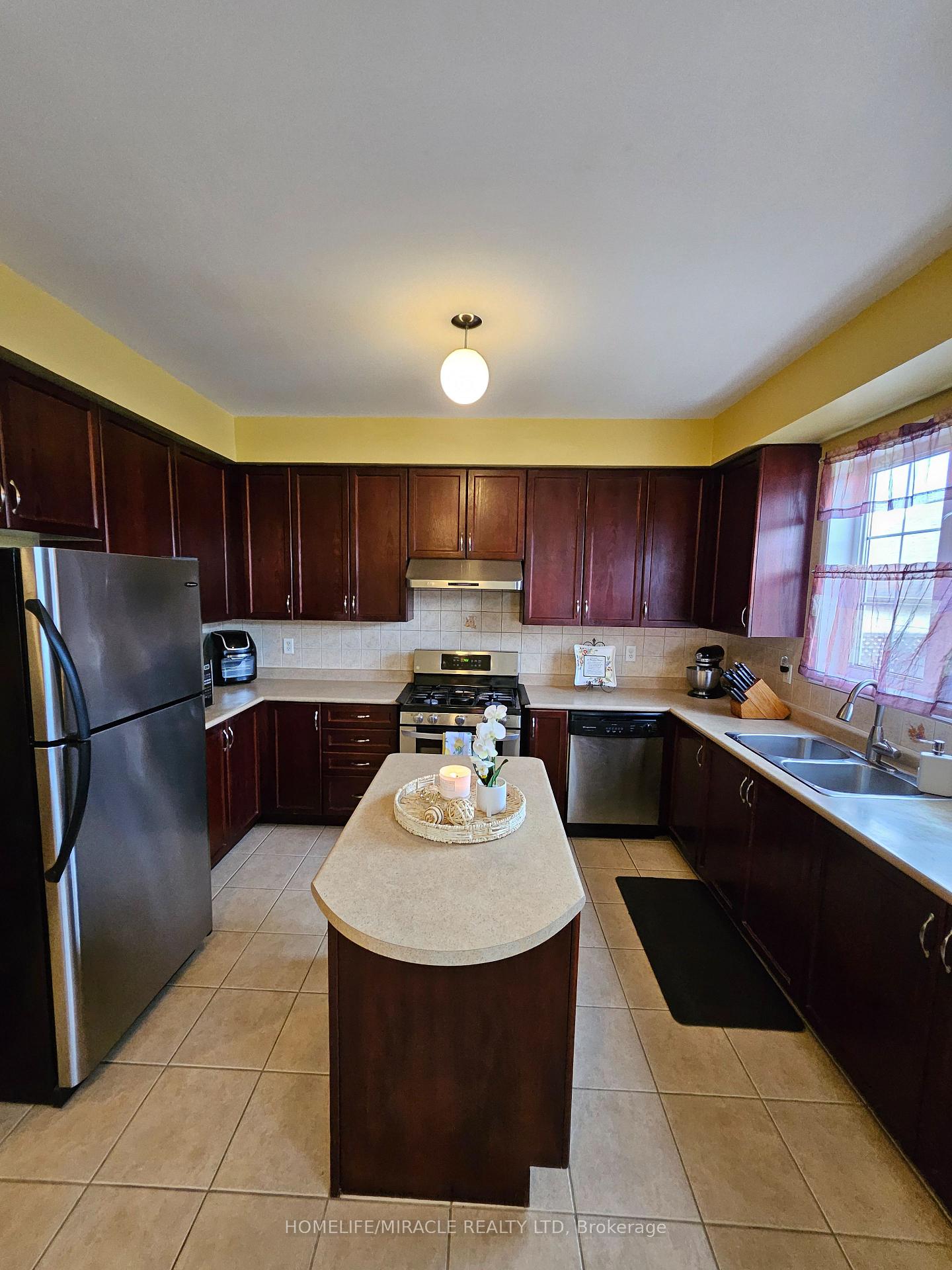 Photo 16 of 39 Evaridge Drive, Markham, Cornell — HOMEH