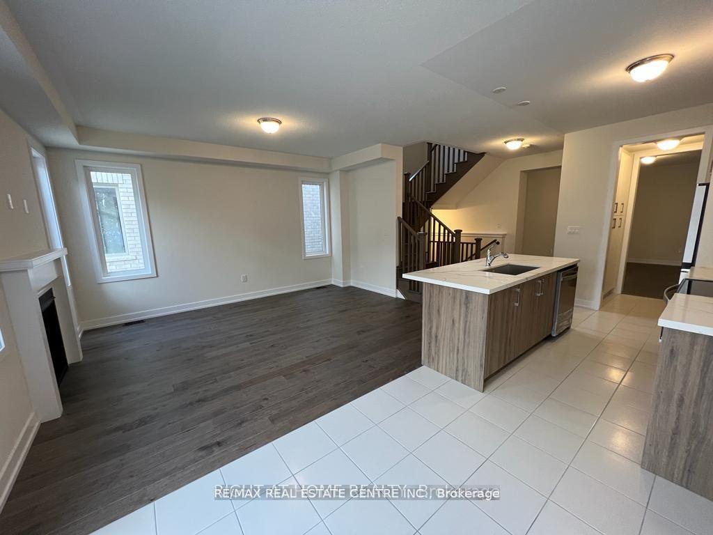 Photo 3 of 608 Bearberry Place, Milton, Cobban — HOMEH