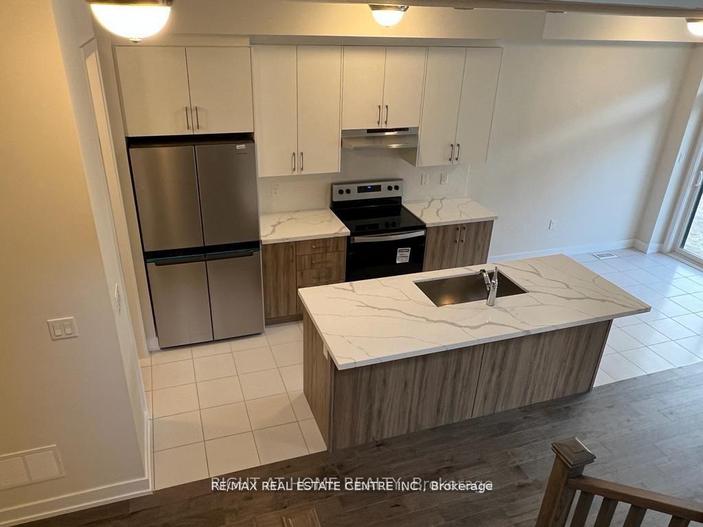 Photo 4 of 608 Bearberry Place, Milton, Cobban — HOMEH