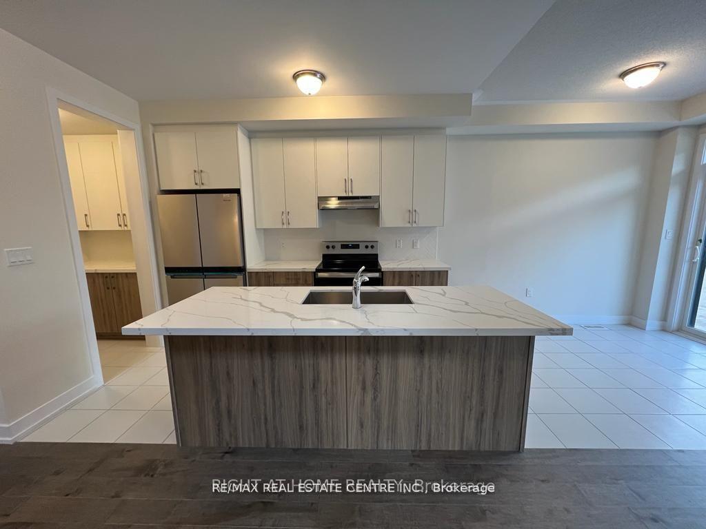 Photo 23 of 608 Bearberry Place, Milton, Cobban — HOMEH