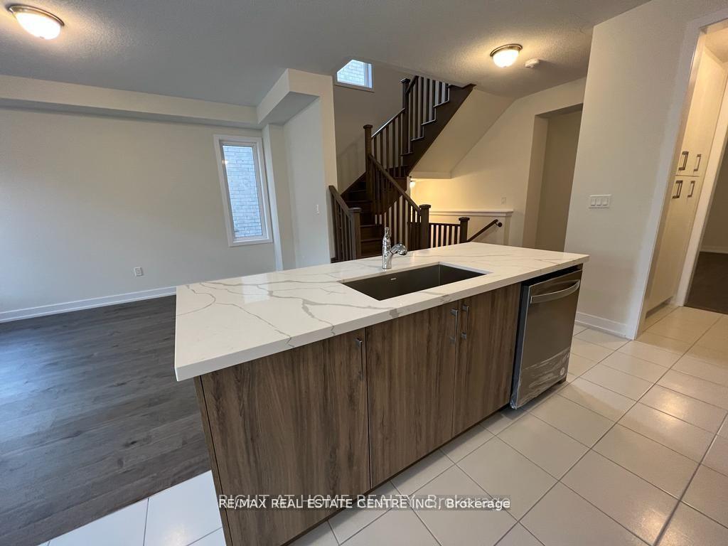 Photo 14 of 608 Bearberry Place, Milton, Cobban — HOMEH