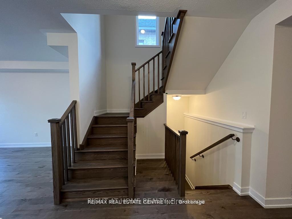 Photo 22 of 608 Bearberry Place, Milton, Cobban — HOMEH