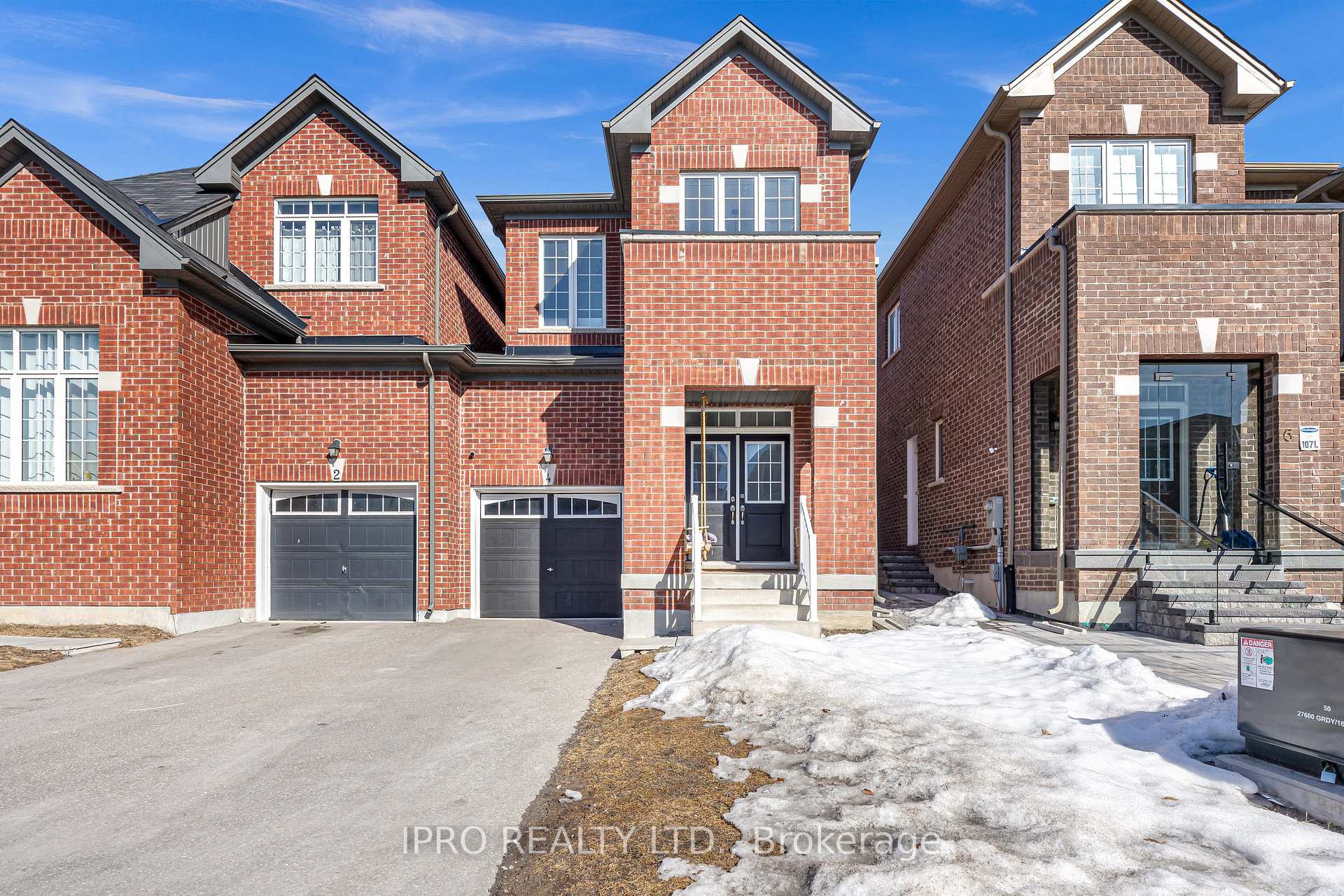 Photo 1 of 4 Titan Trail, Markham, Cedarwood — HOMEH