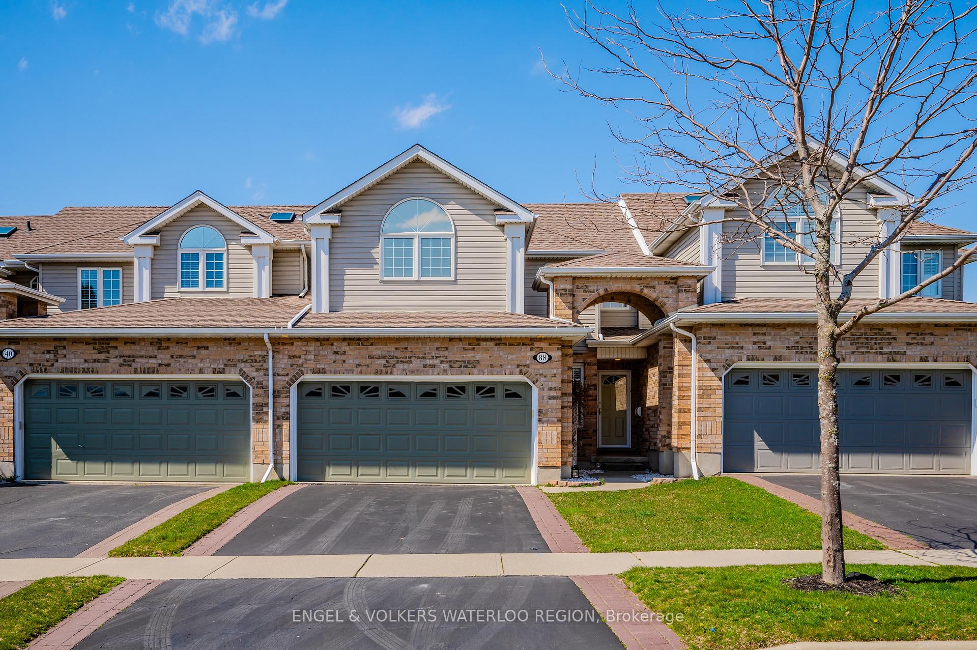 Photo 2 of 38 Candle Crescent, Kitchener — HOMEH