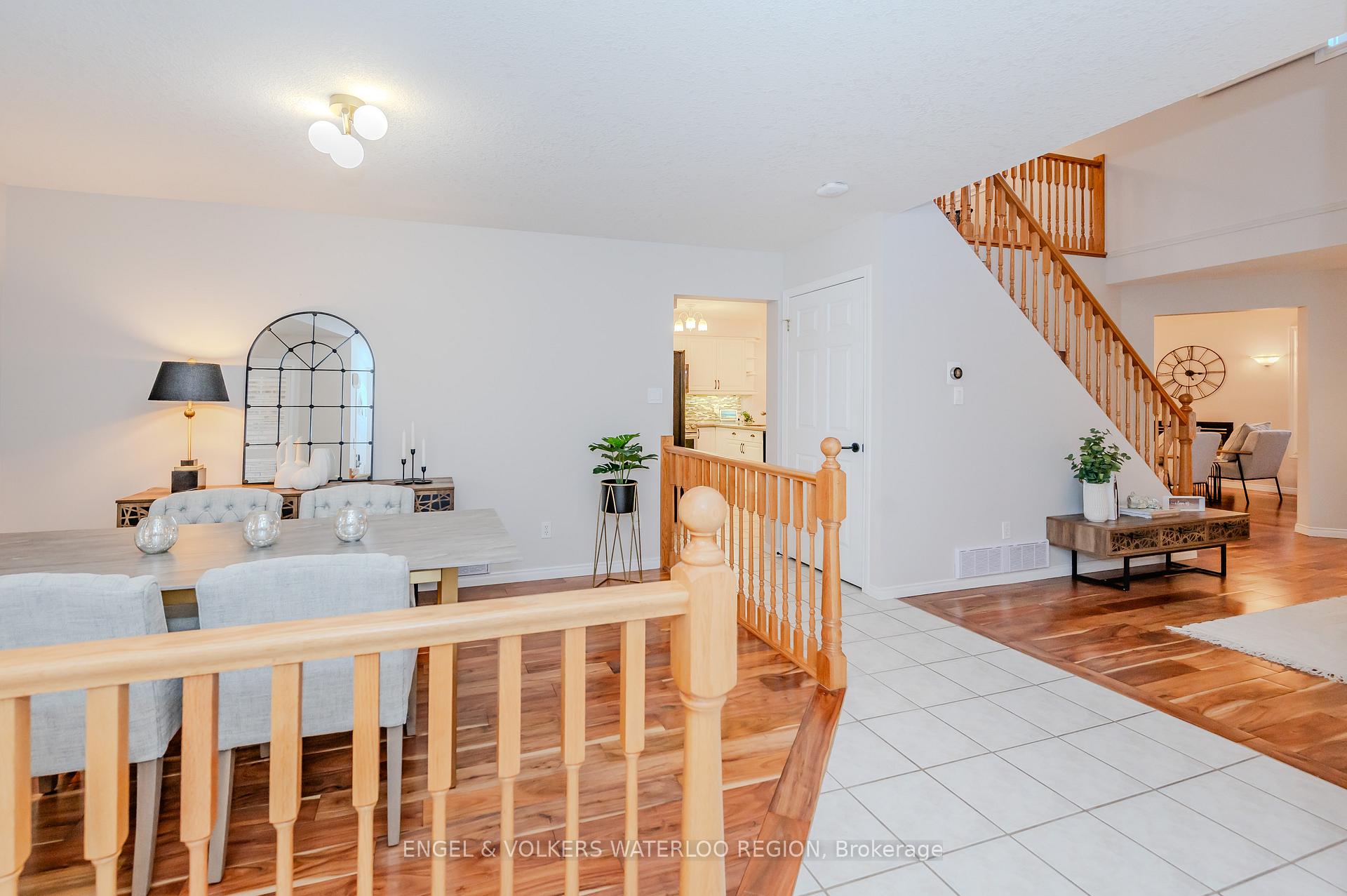 Photo 7 of 38 Candle Crescent, Kitchener — HOMEH