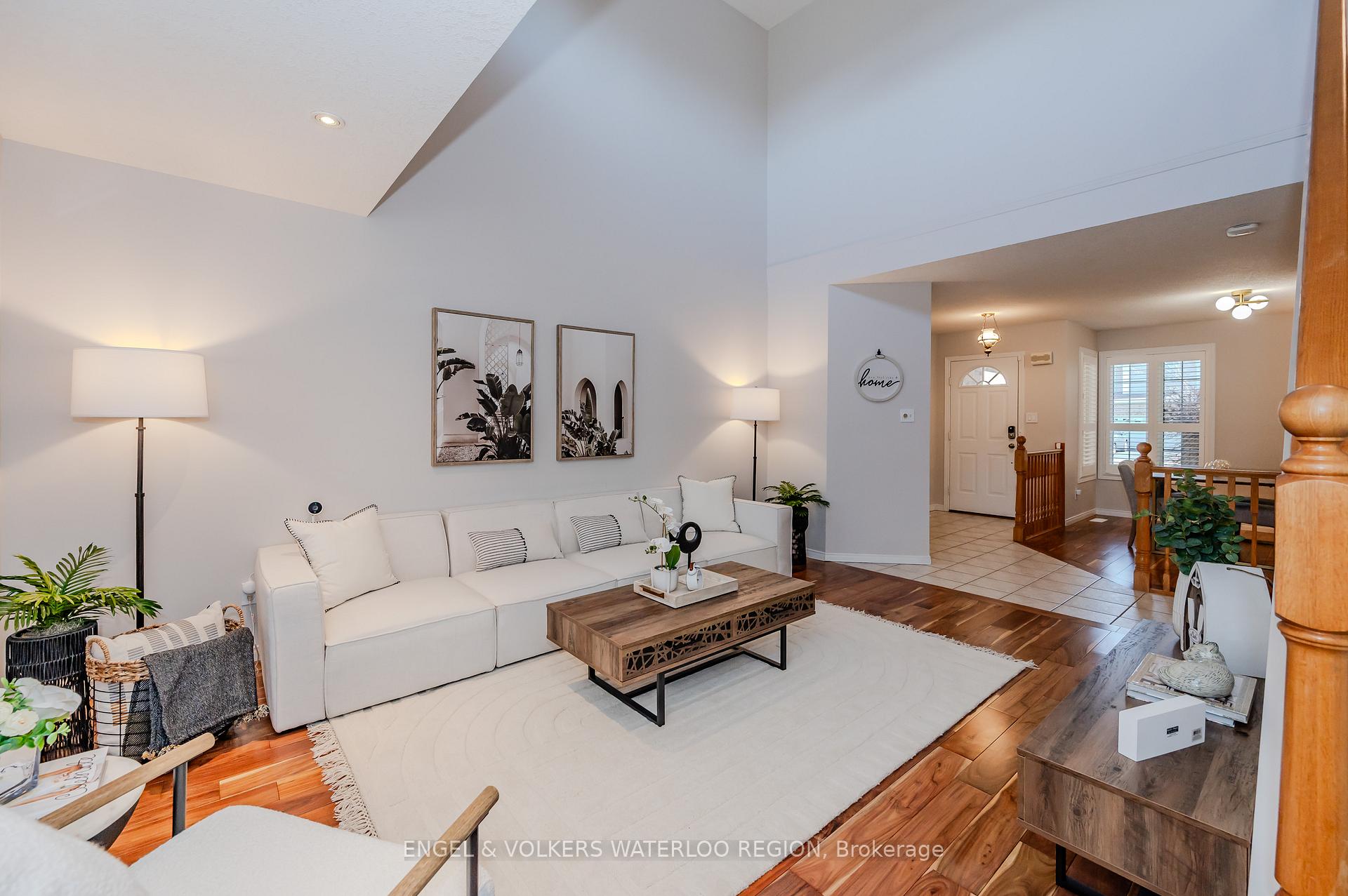 Photo 11 of 38 Candle Crescent, Kitchener — HOMEH