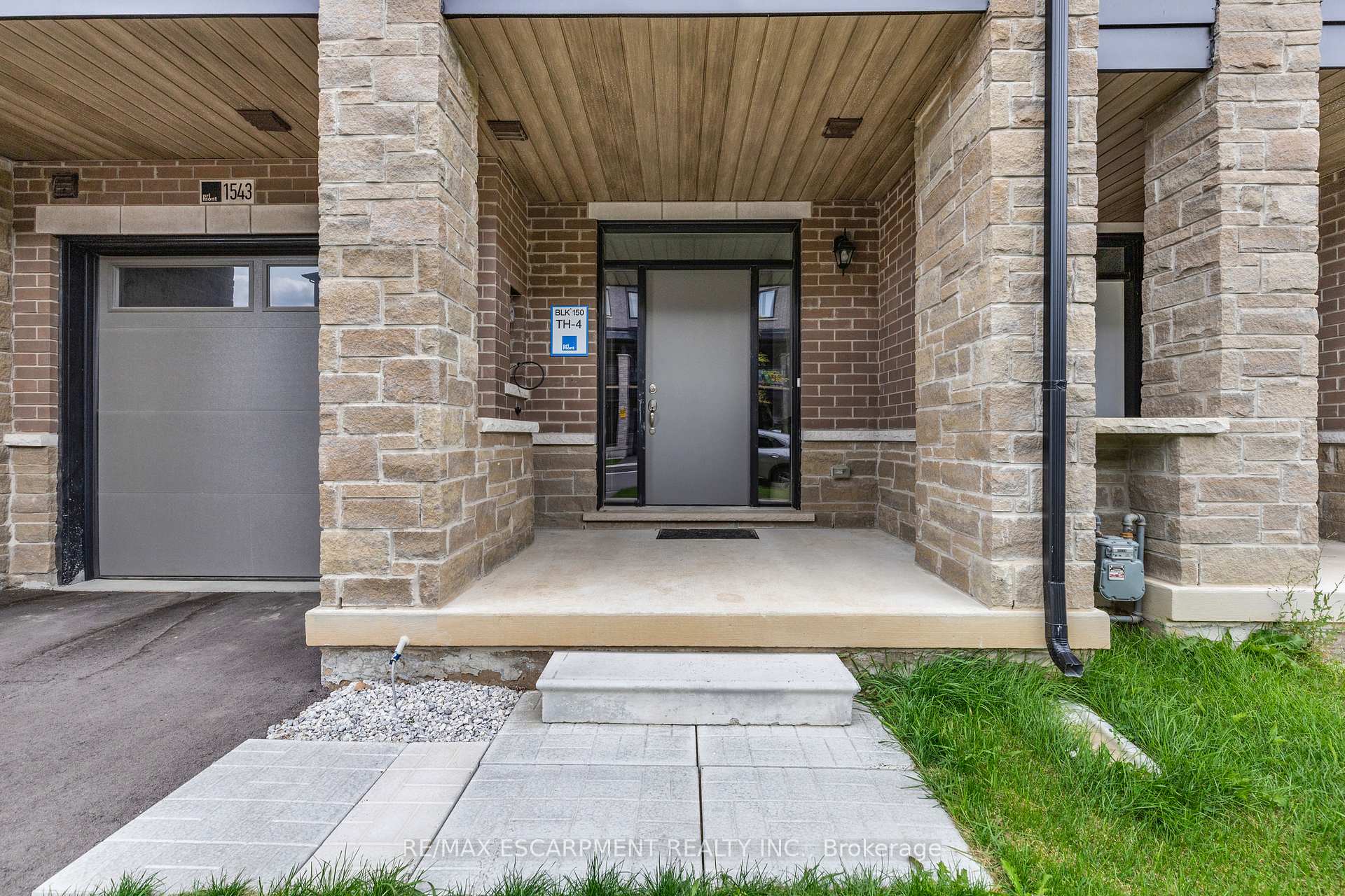 Photo 4 of 1543 Hilson Heights, Milton, Cobban — HOMEH