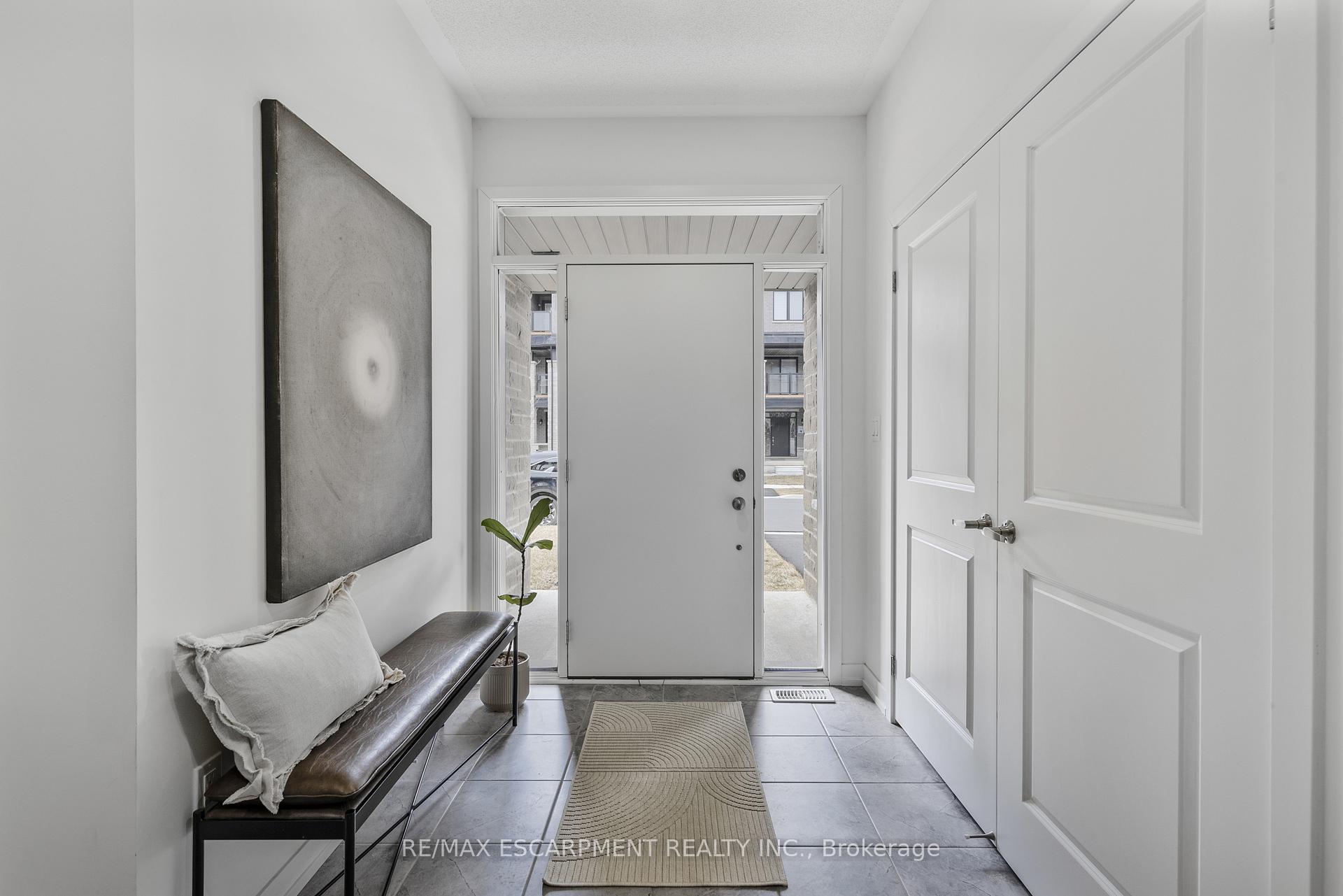 Photo 5 of 1543 Hilson Heights, Milton, Cobban — HOMEH