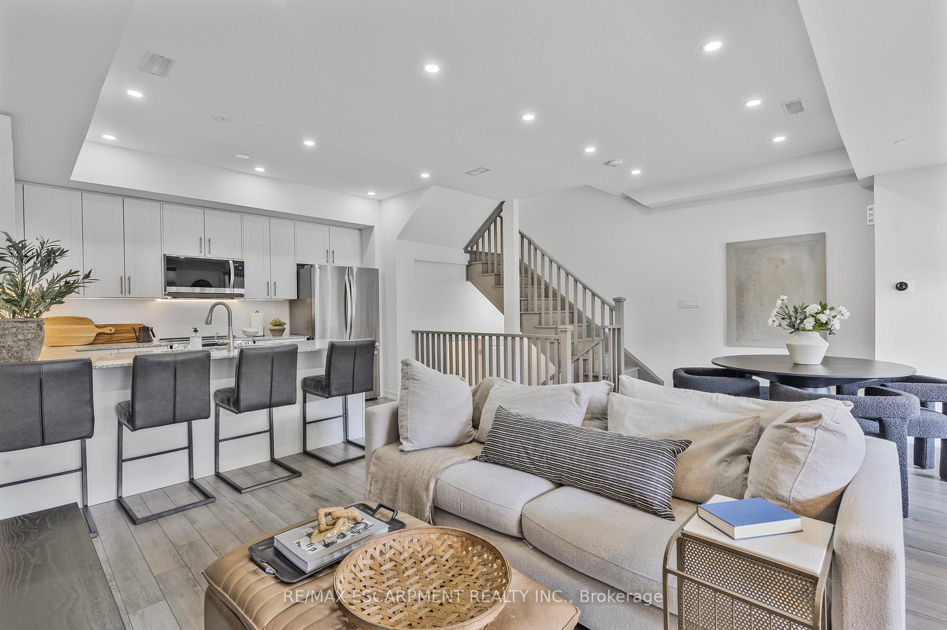 Photo 9 of 1543 Hilson Heights, Milton, Cobban — HOMEH